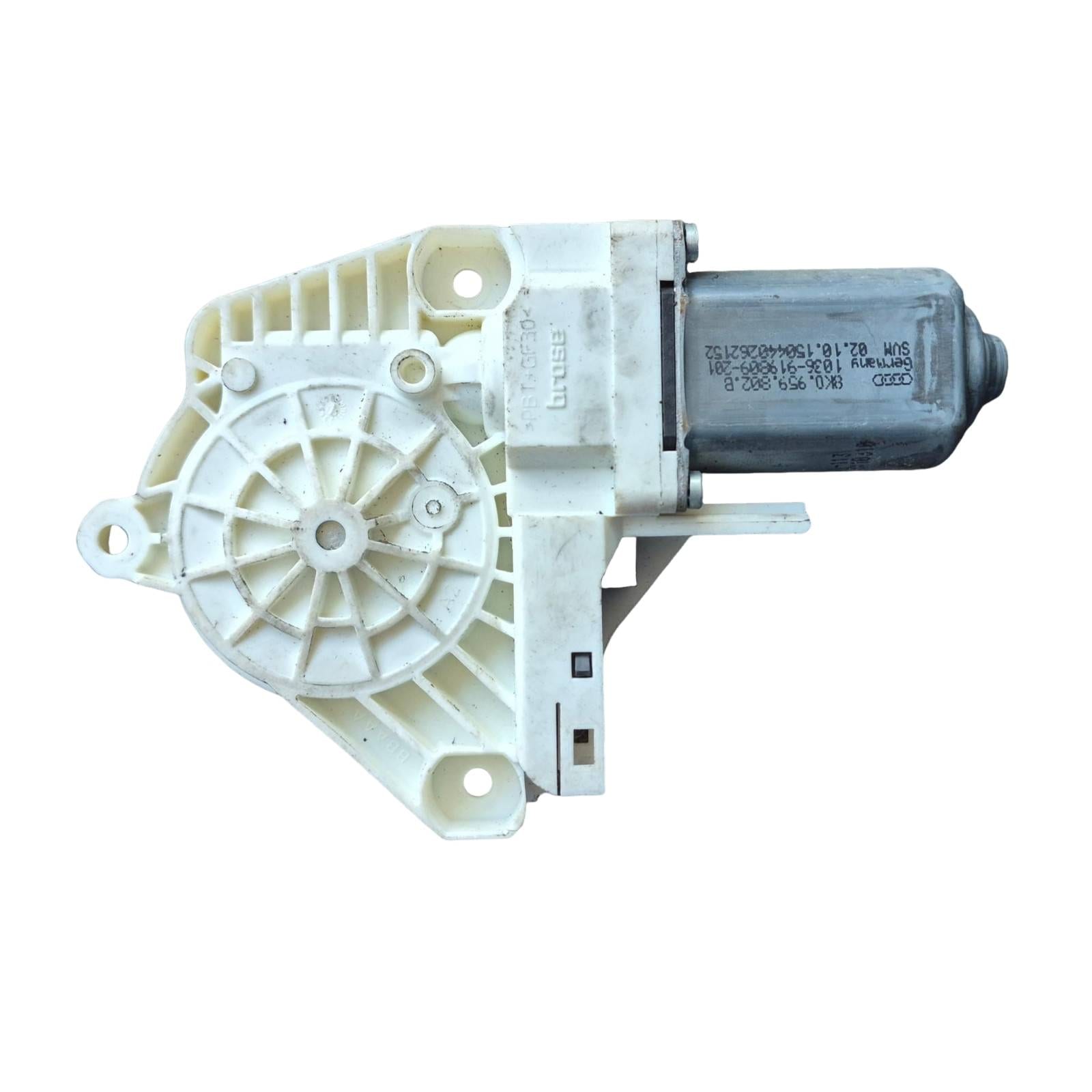 Motorino Alzacristallo Porta Ant. Destro (Brose Audi) 8K0959802B 8K0.959.802.B Usato