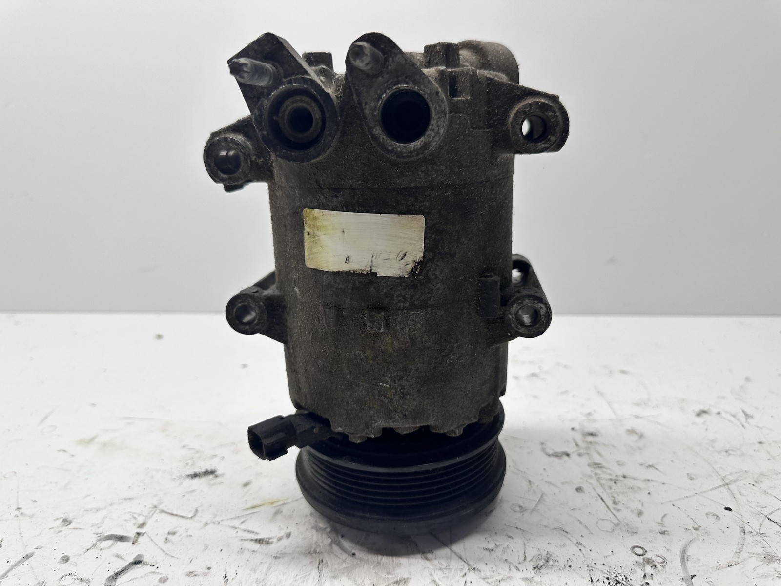 Compressore a/c - Immagine 1 di 6