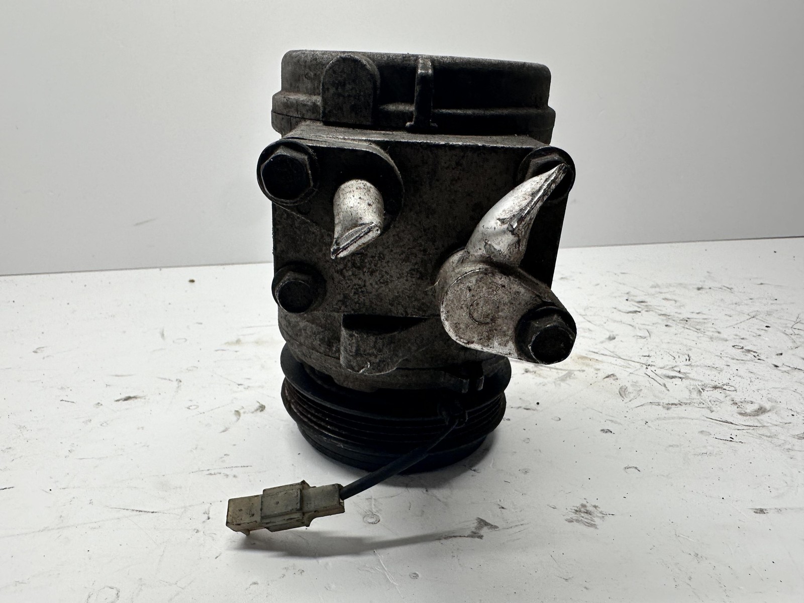 Compressore a/c - Immagine 1 di 6