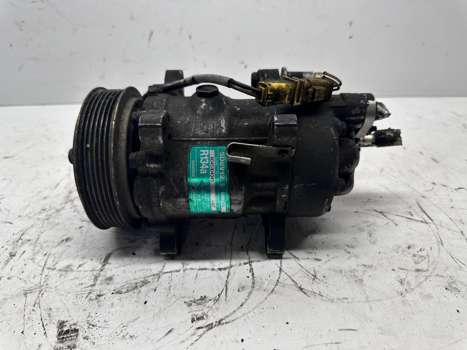 Compressore A/c SD6V12,1437 Usato
