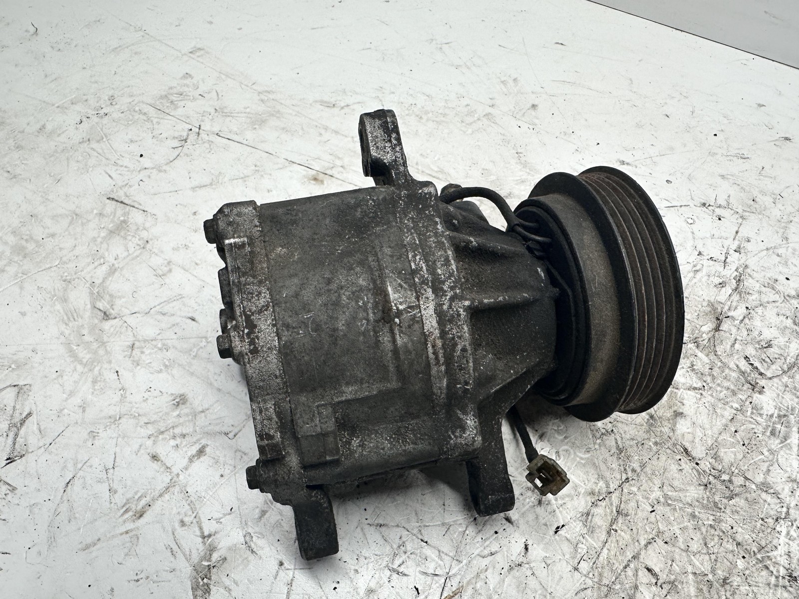 Compressore a/c - Immagine 1 di 3