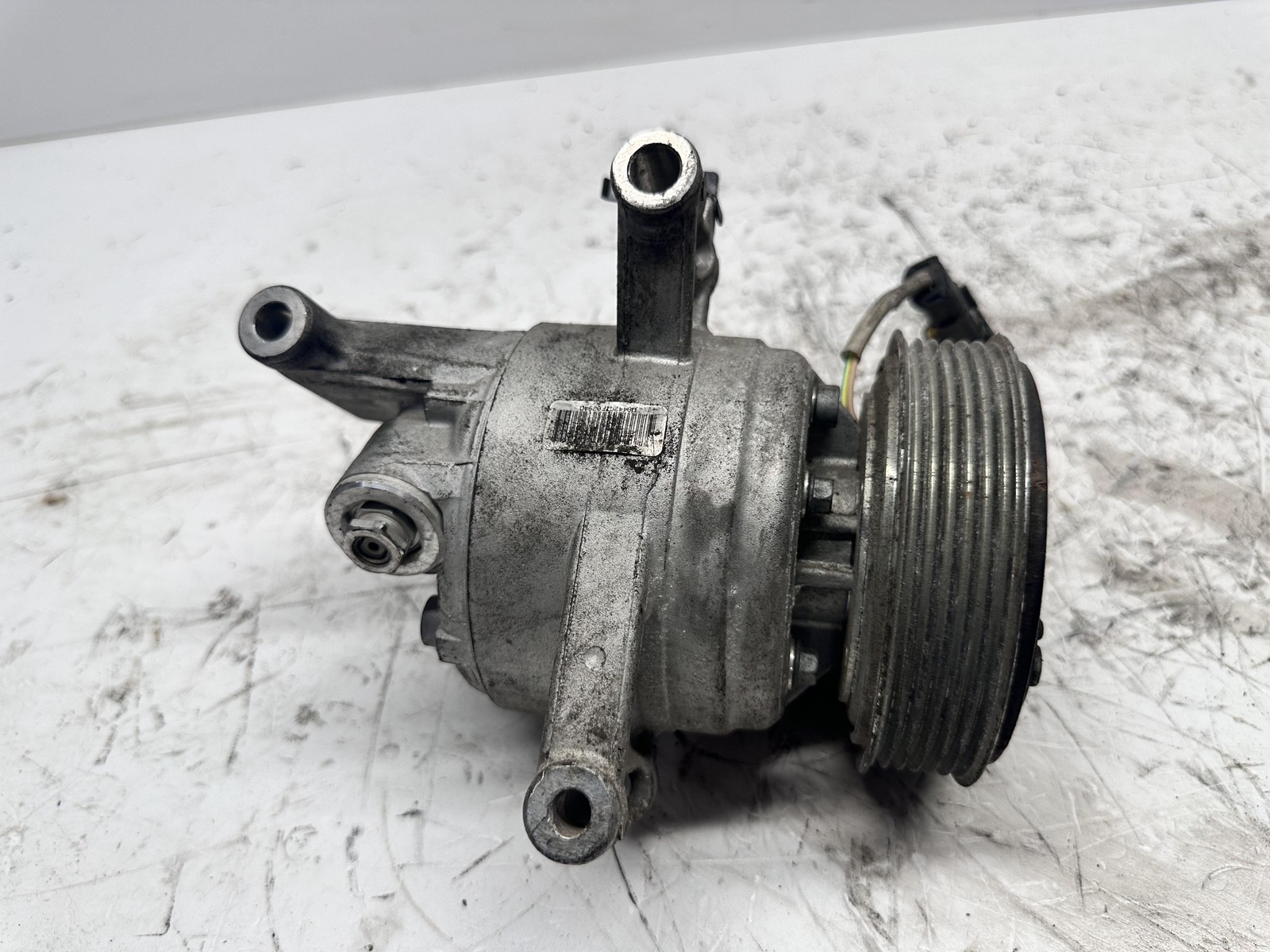 Compressore a/c - Immagine 1 di 2