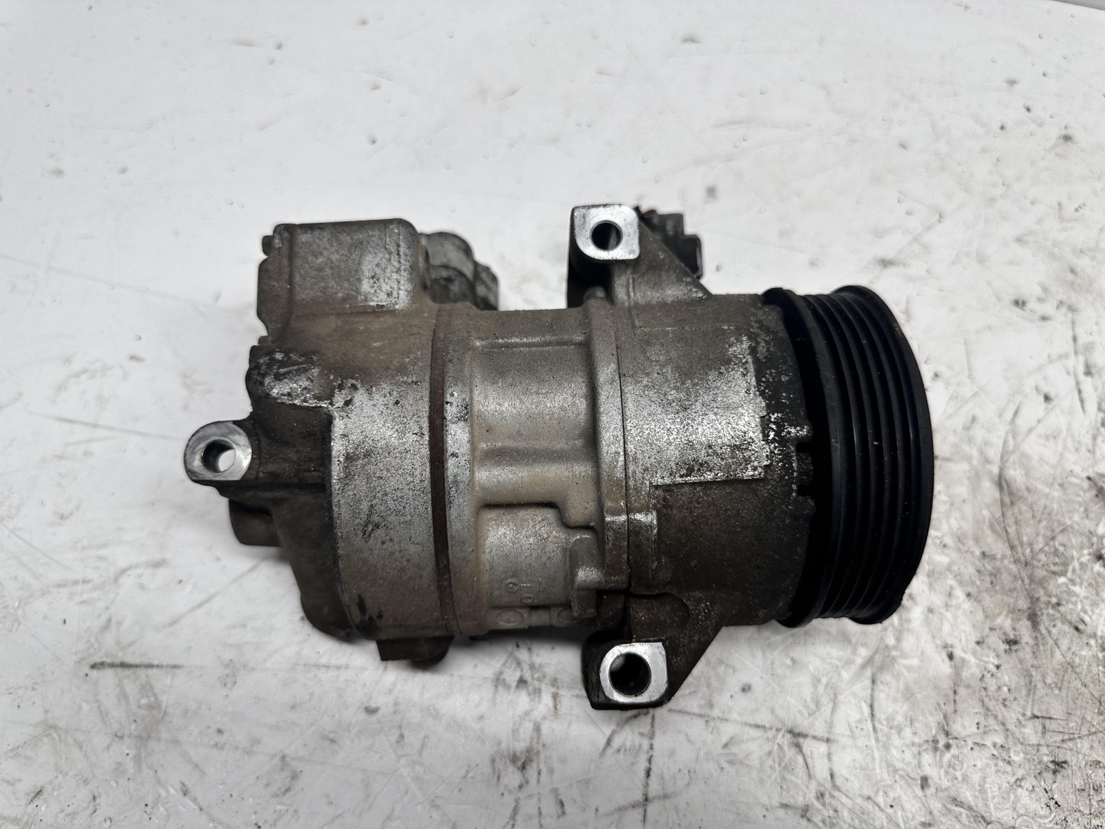 Compressore a/c - Immagine 1 di 3