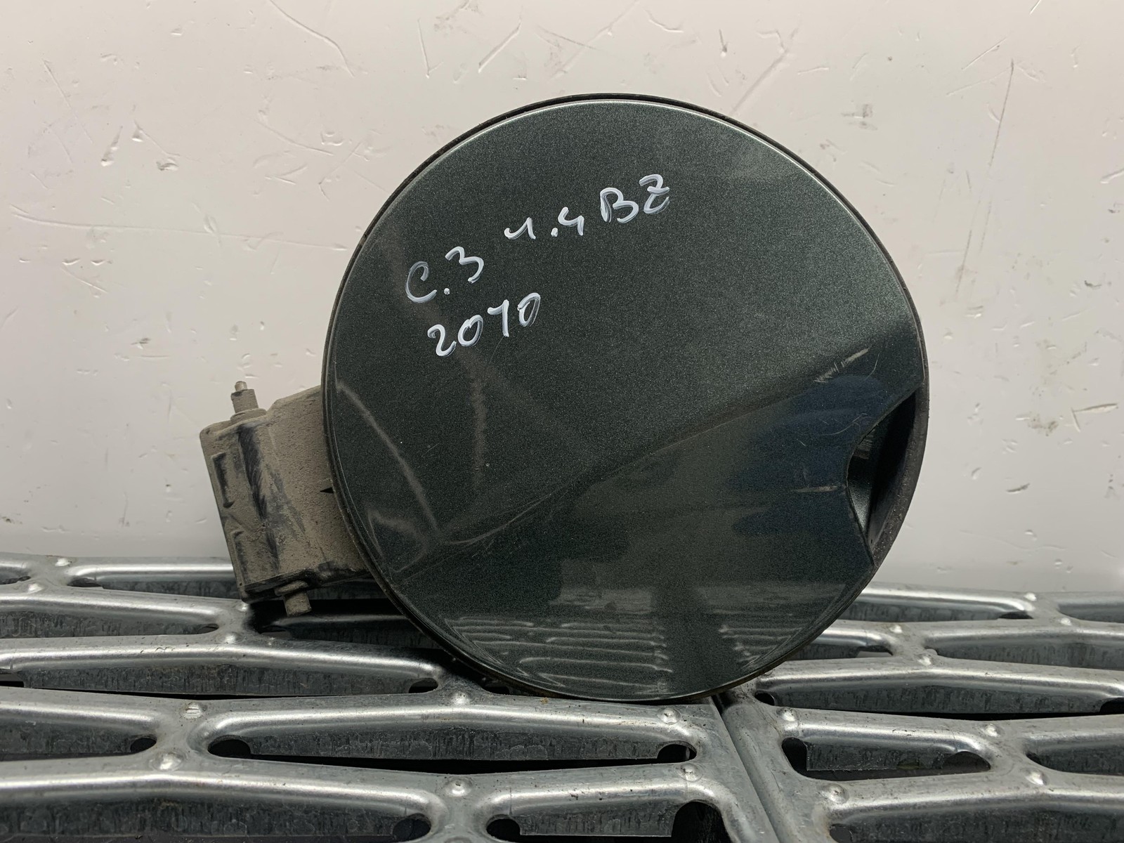 Sportello carburante - Immagine 1 di 4