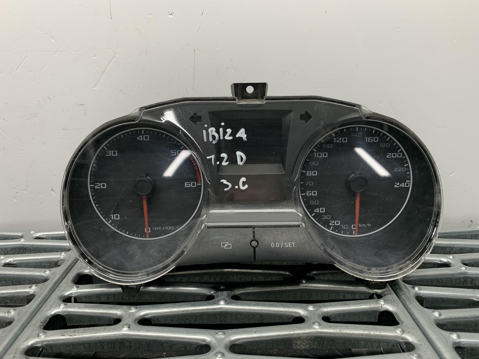 Quadro strumenti compl. - Immagine 1 di 7