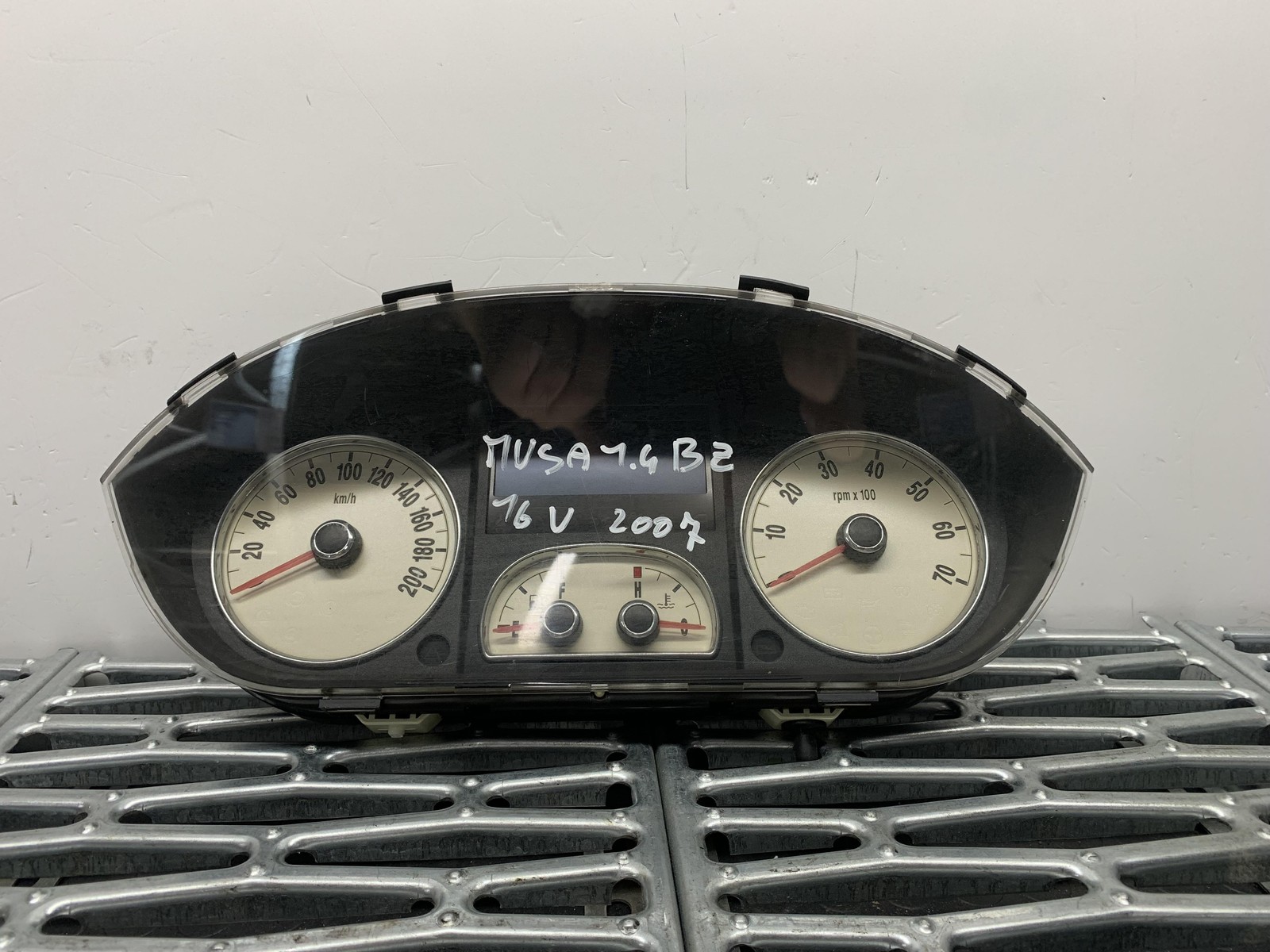 Quadro strumenti compl. - Immagine 1 di 8