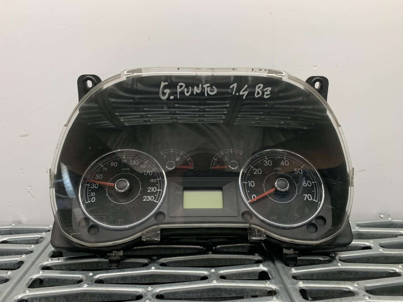 Quadro strumenti compl. - Immagine 1 di 9