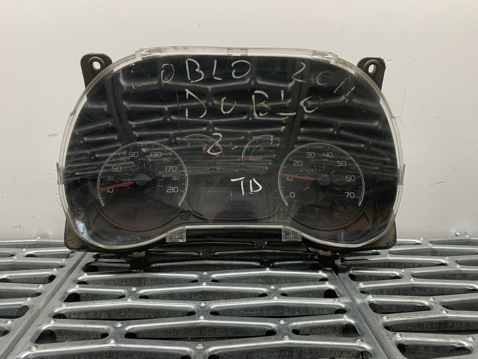 Quadro strumenti compl. - Immagine 1 di 6