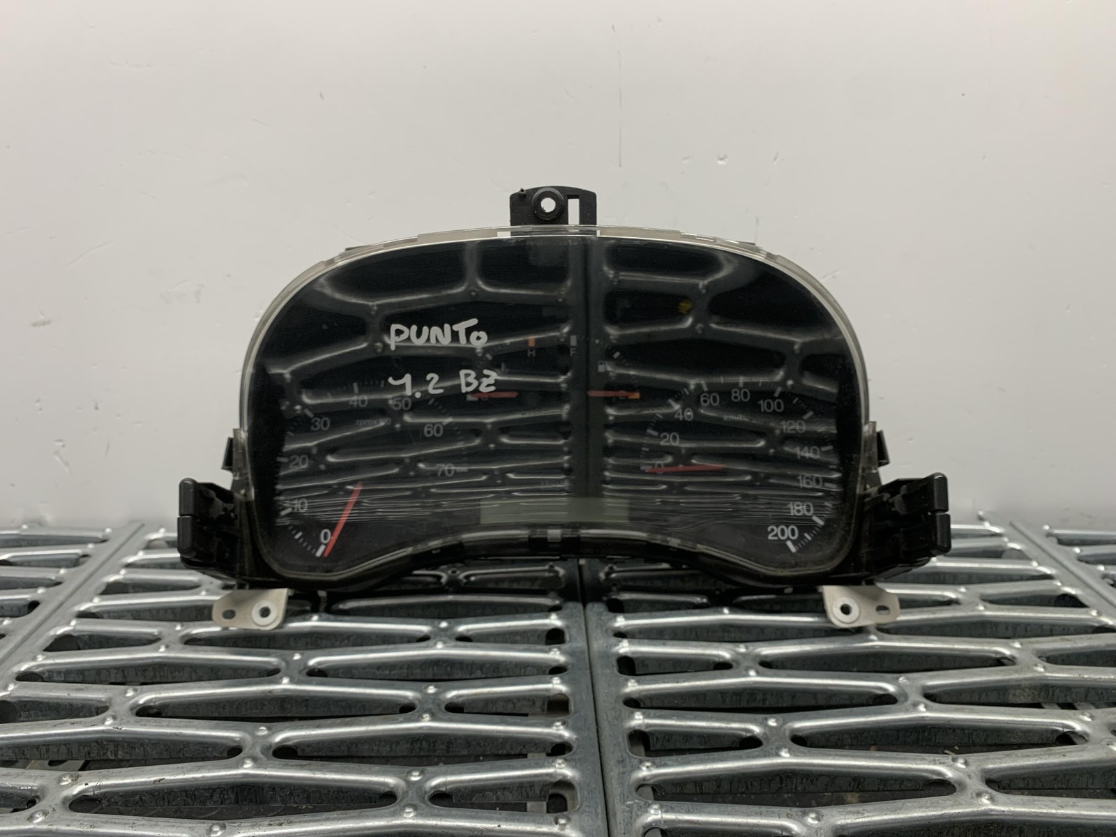 Quadro strumenti compl. - Immagine 1 di 8