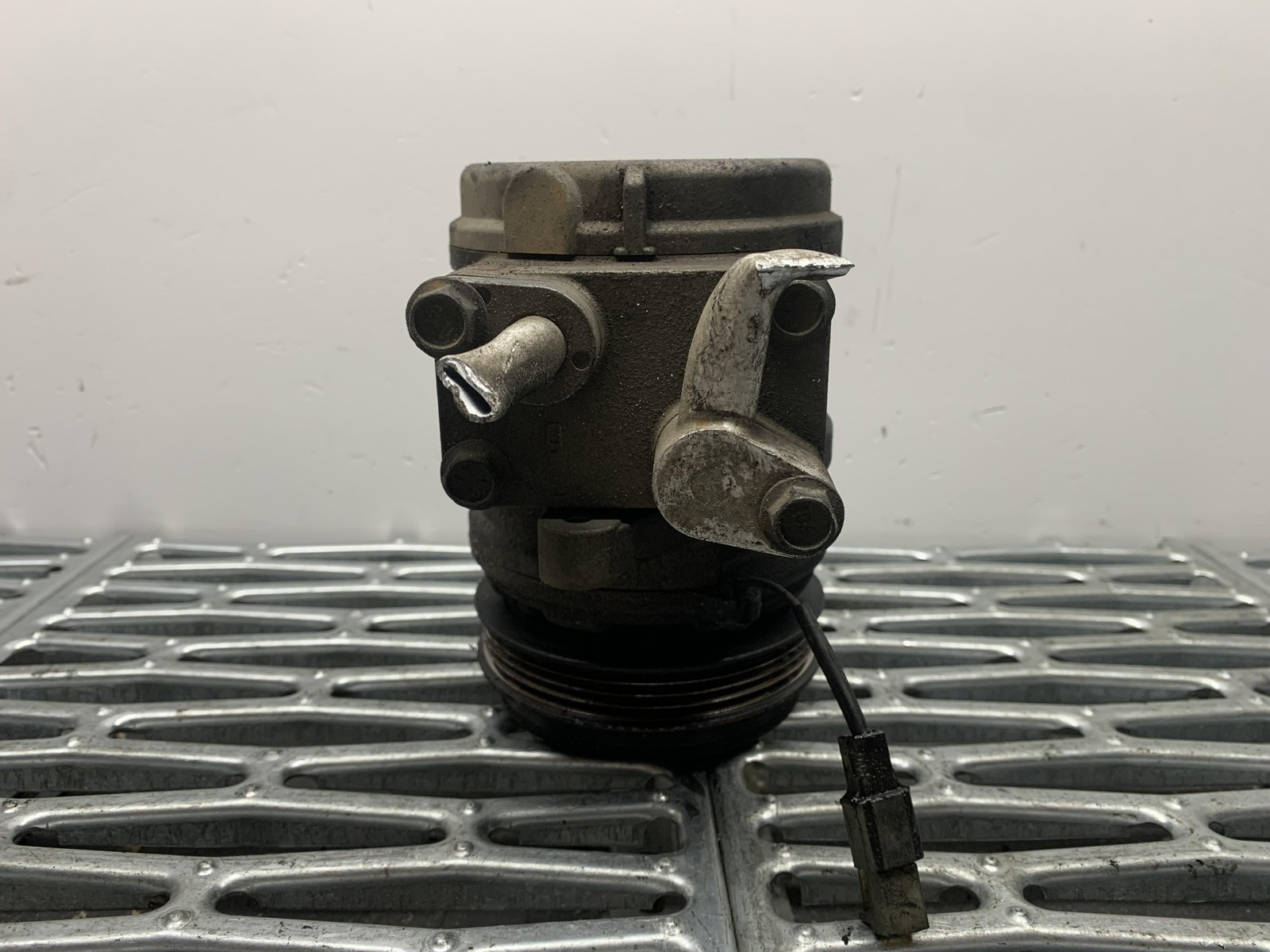 Compressore a/c - Immagine 1 di 8