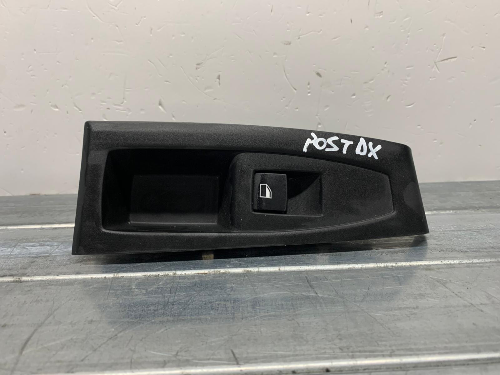 Interruttore Alzacristalli Porta Post. Destro 920810702 Usato