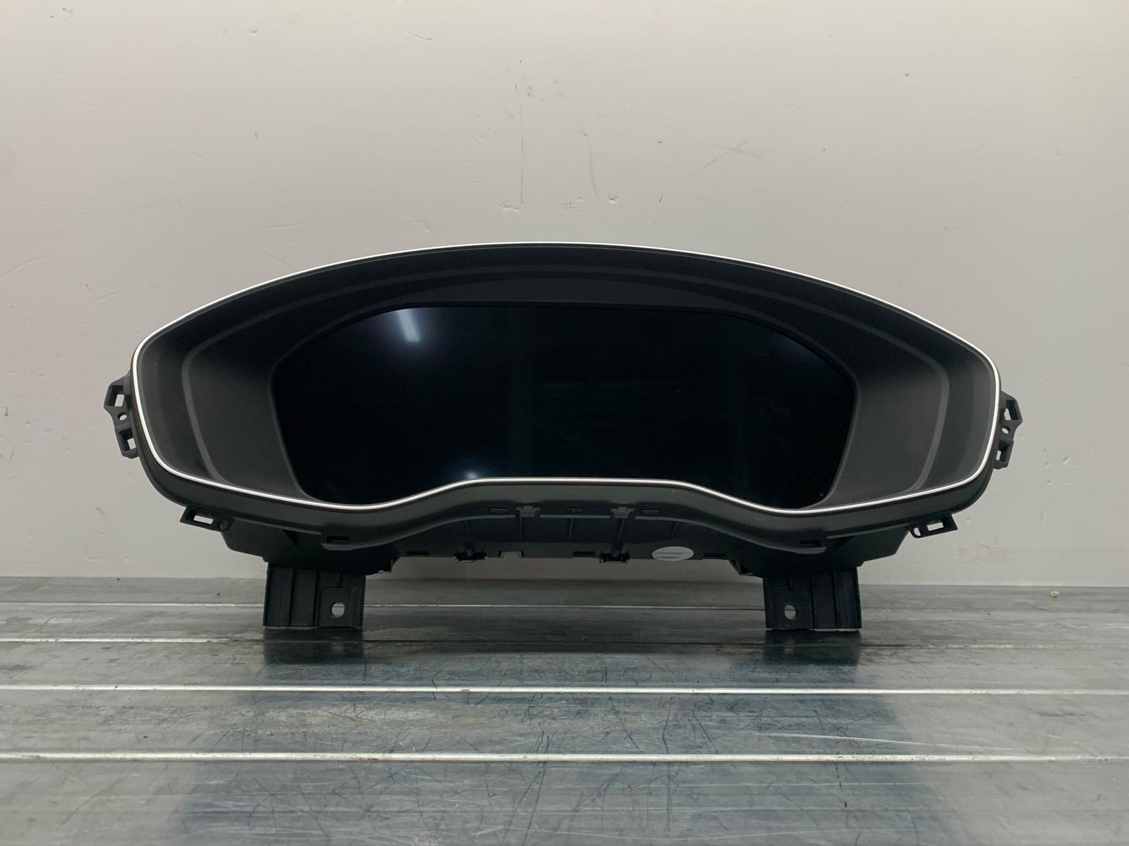 Quadro strumenti compl. - Immagine 1 di 9