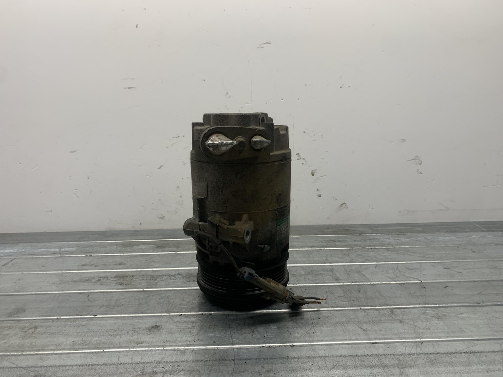 Compressore A/c (Delphi) 6561047 Usato