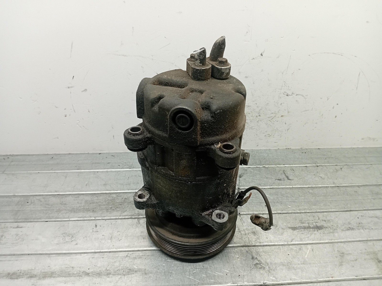 Compressore a/c - Immagine 1 di 4