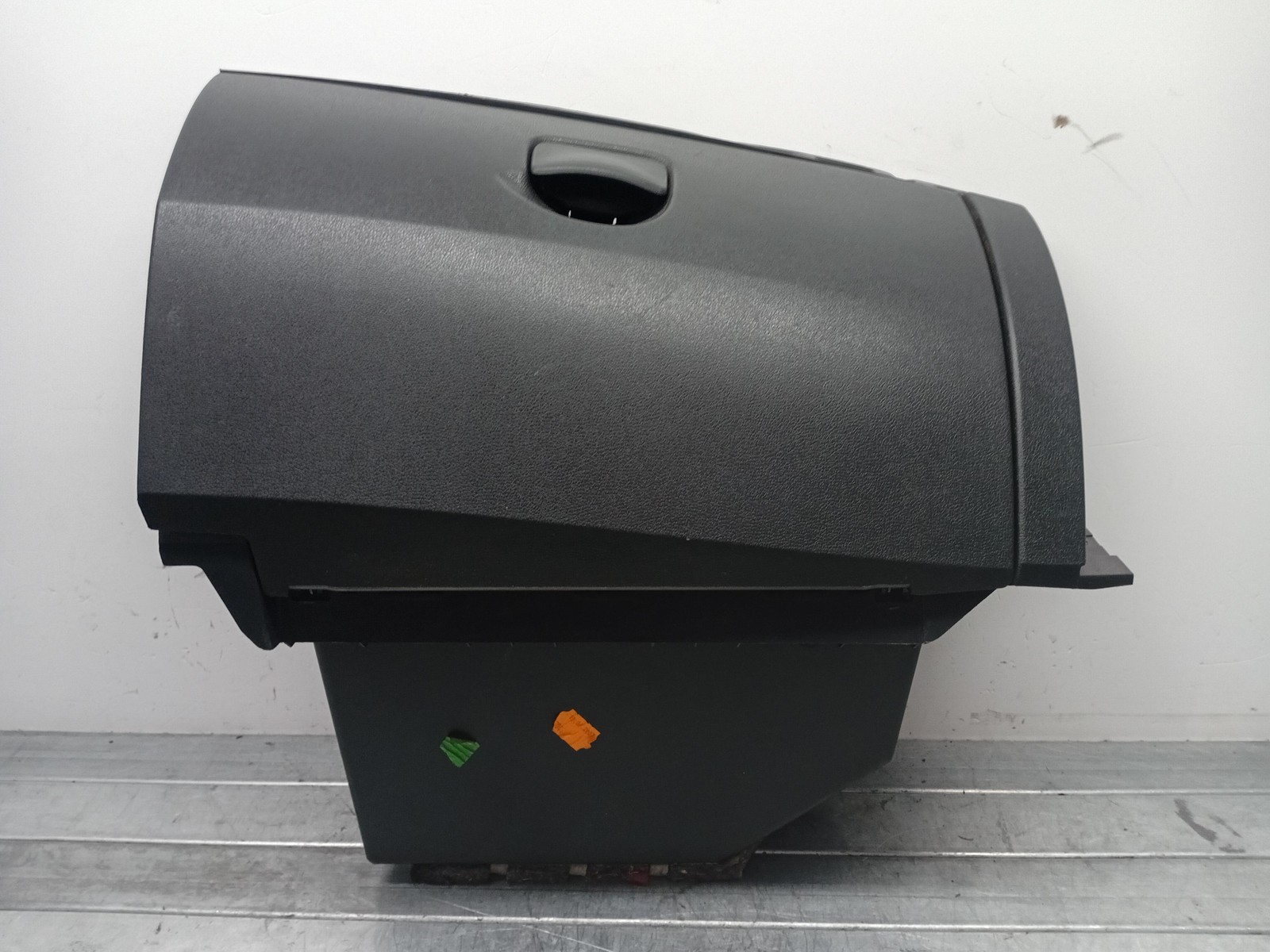 cassetto portaoggetti inf. plancia - Immagine 1 di 3