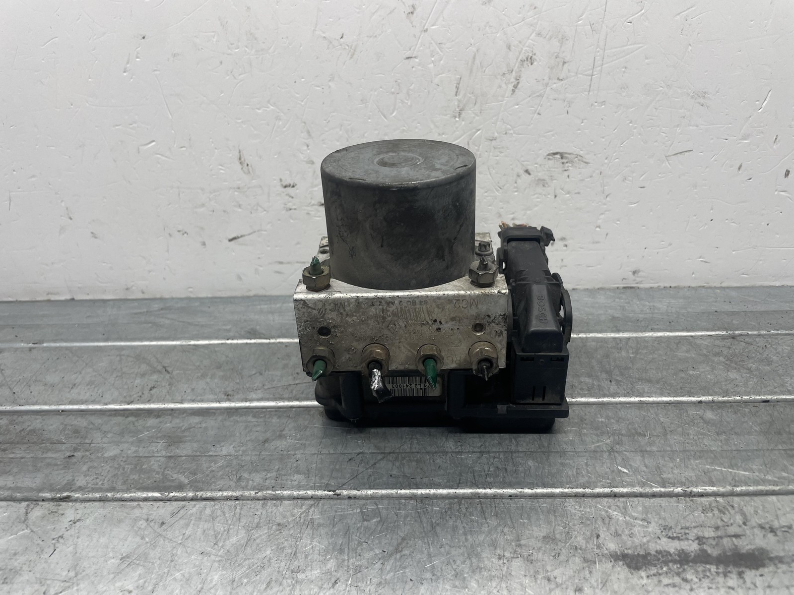 Centralina Abs (Bosch) 0265800300,3903010437 Usato