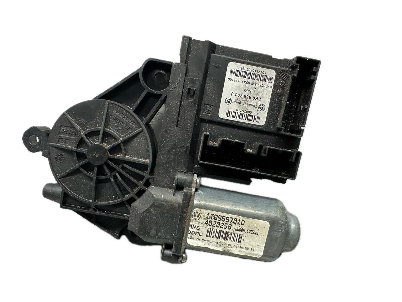 Motorino alzacristallo porta ant. Sinistro - Immagine 1 di 3