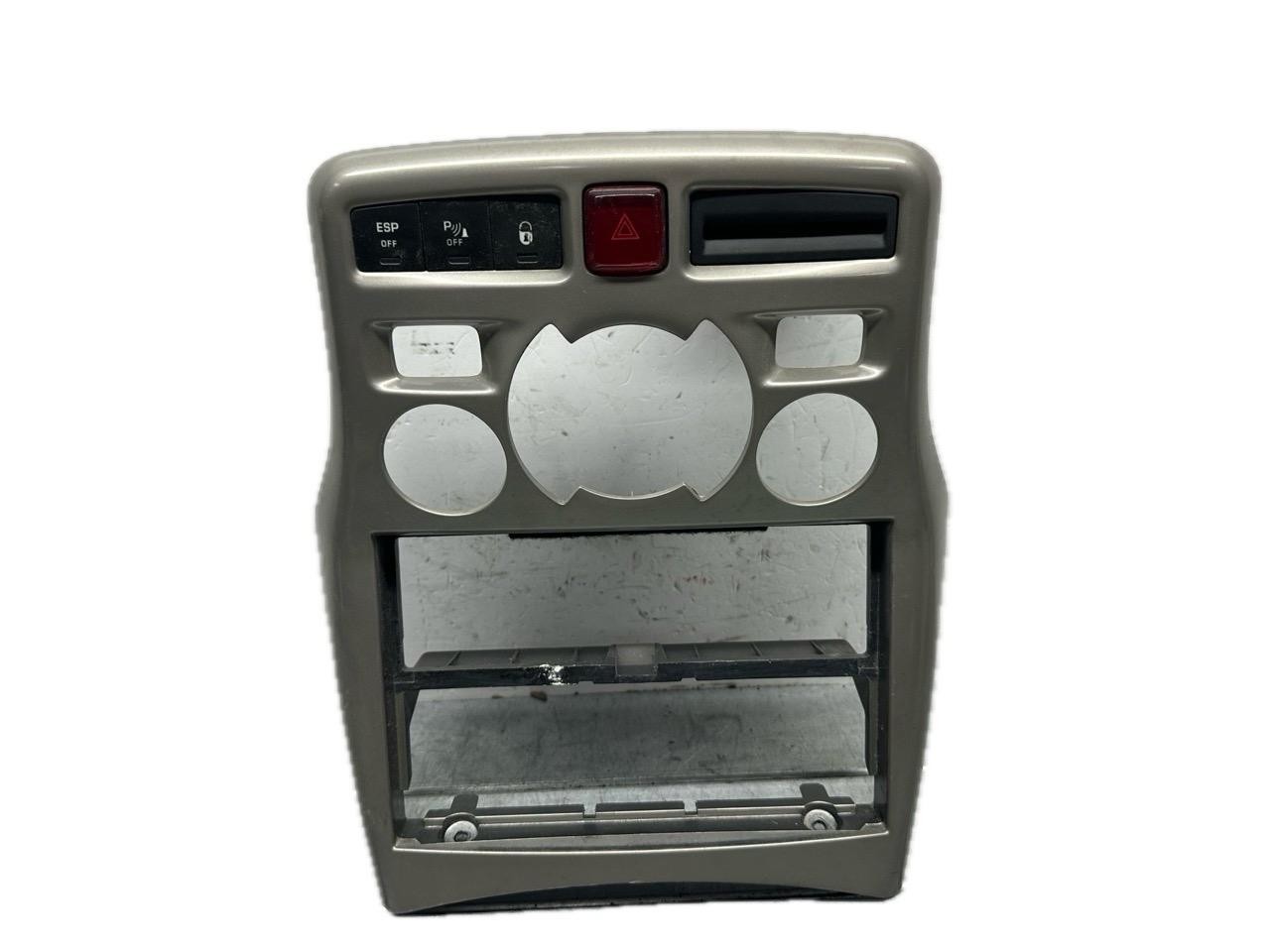 Mascherina portastrumenti centr. cruscotto - Immagine 1 di 3