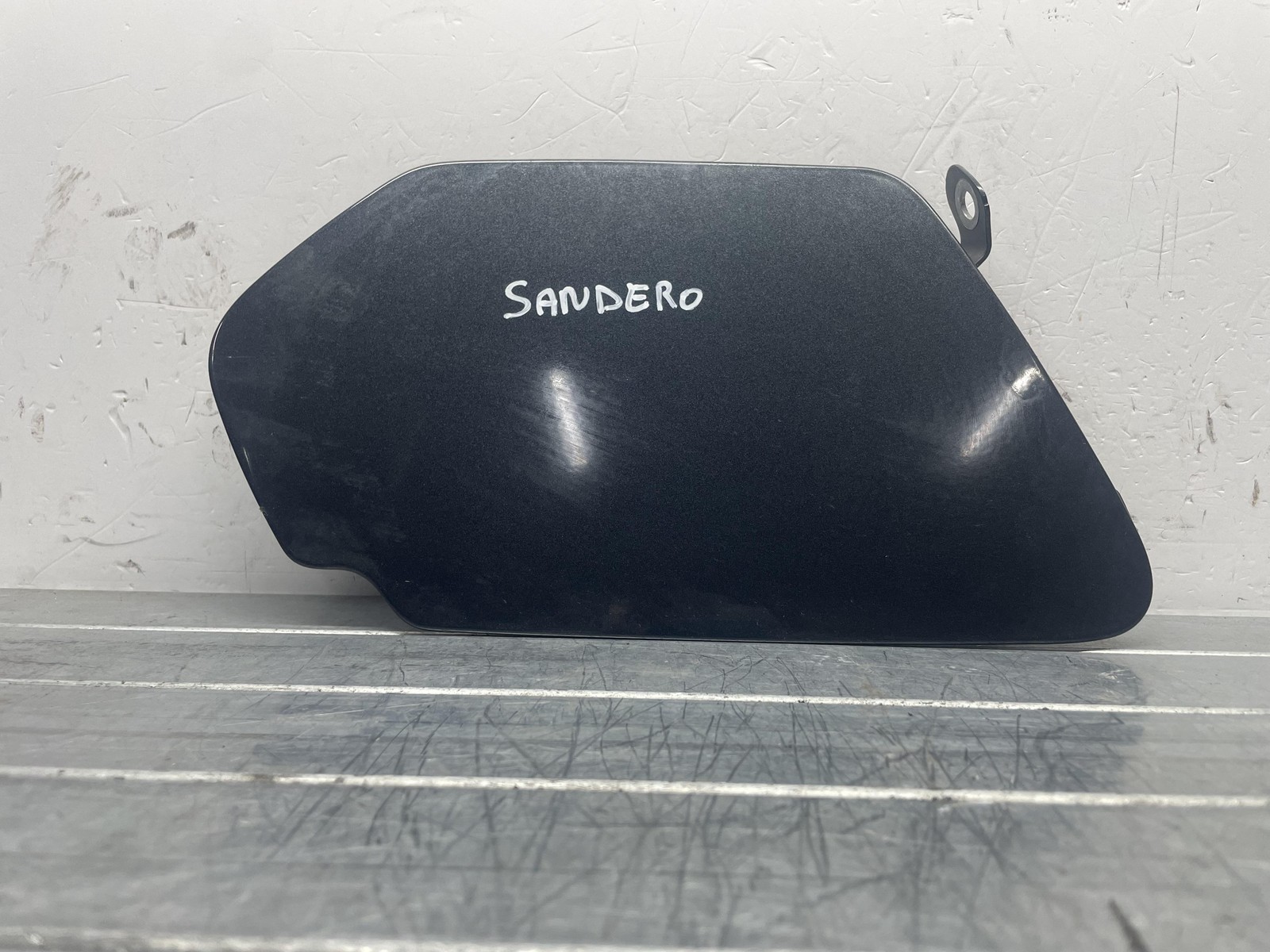 Sportello carburante - Immagine 1 di 4