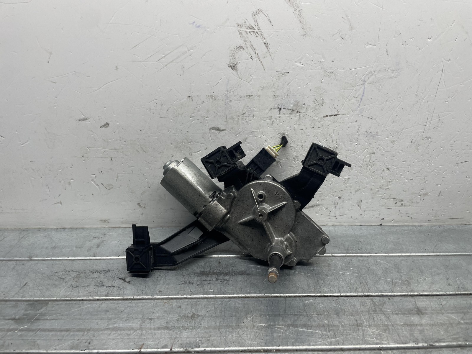 Motorino tergilunotto - Immagine 1 di 3