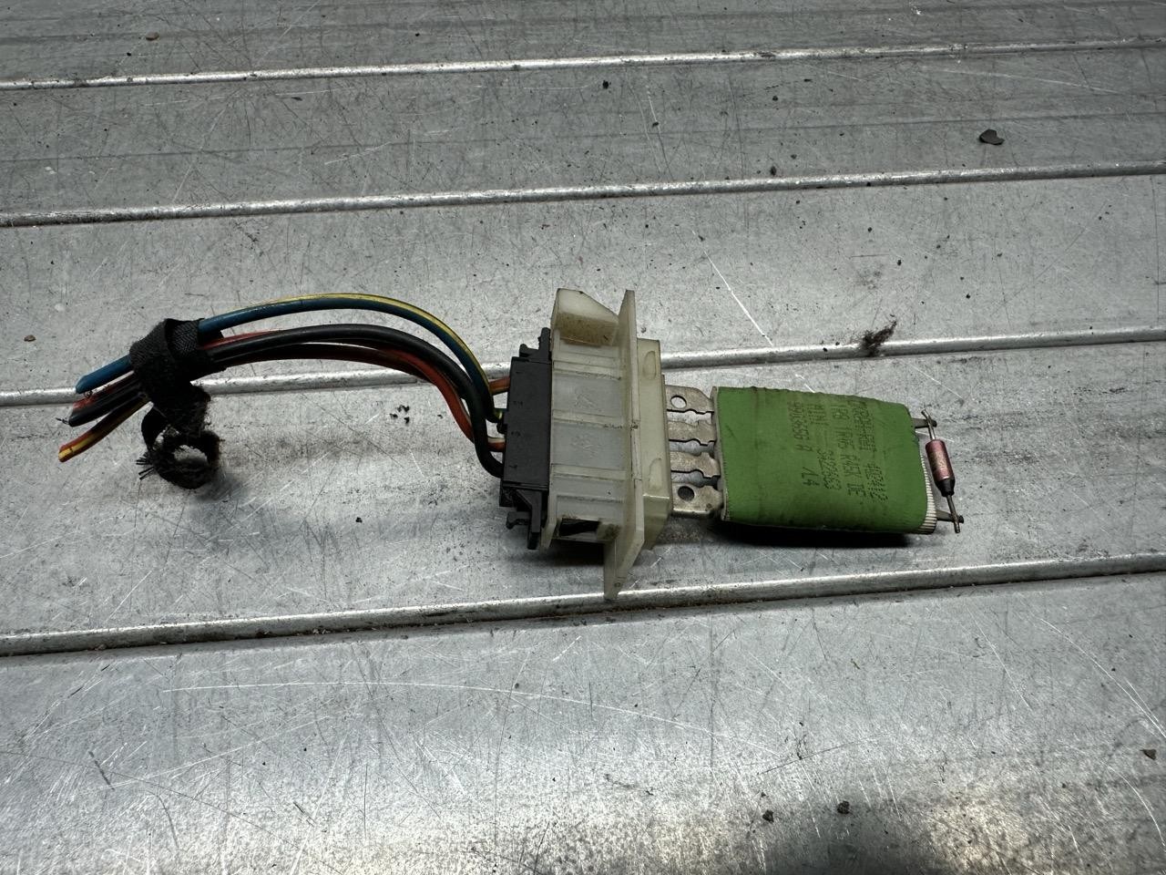 Resistenza motorino ventilazione abitacolo - Immagine 1 di 3