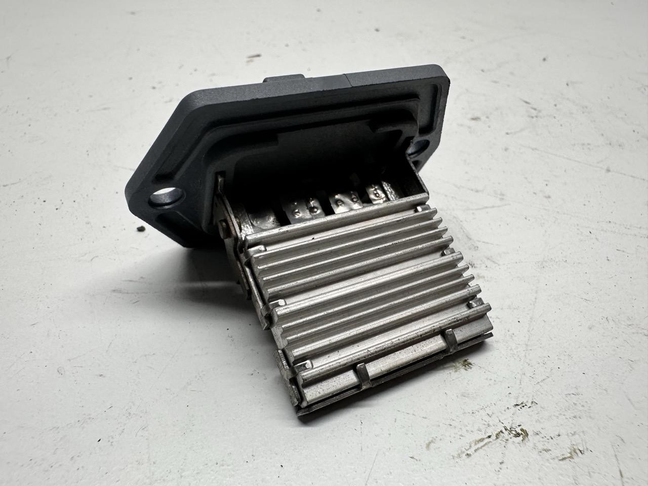 Resistenza motorino ventilazione abitacolo - Immagine 1 di 2