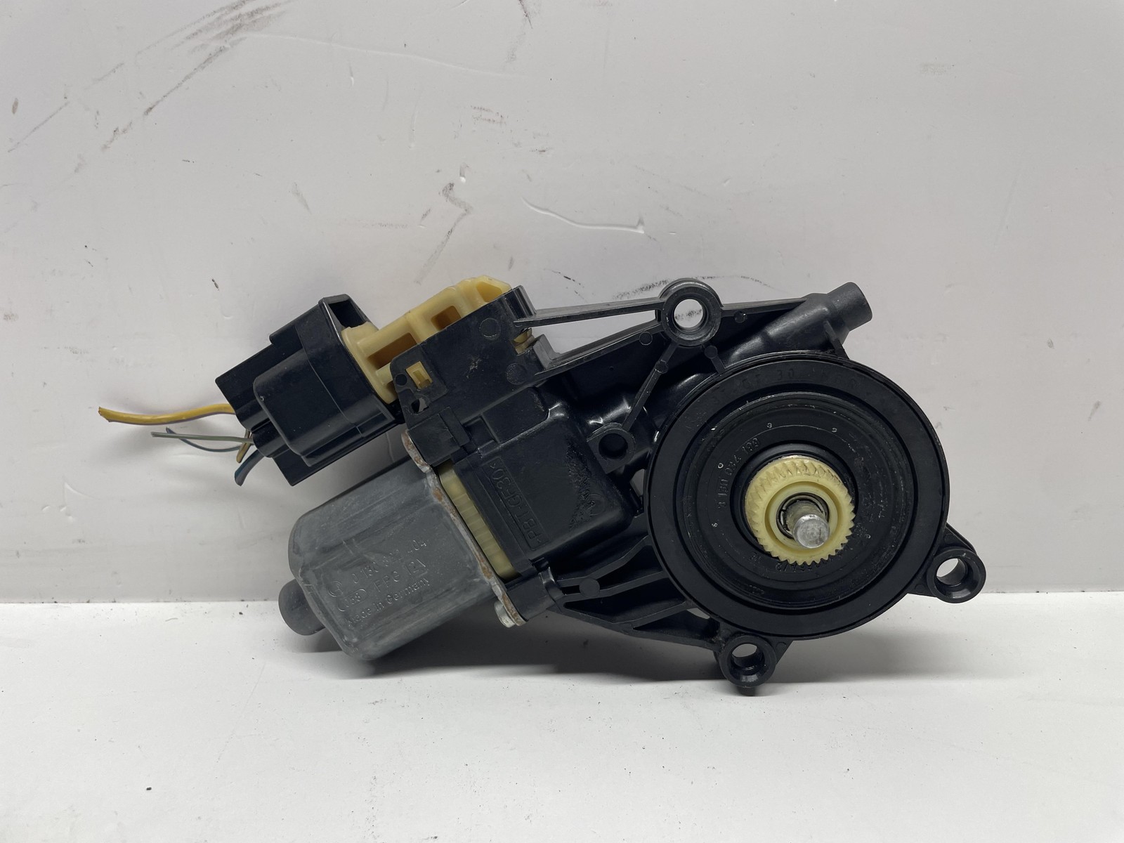 Motorino alzacristallo porta ant. Sinistro - Immagine 1 di 4