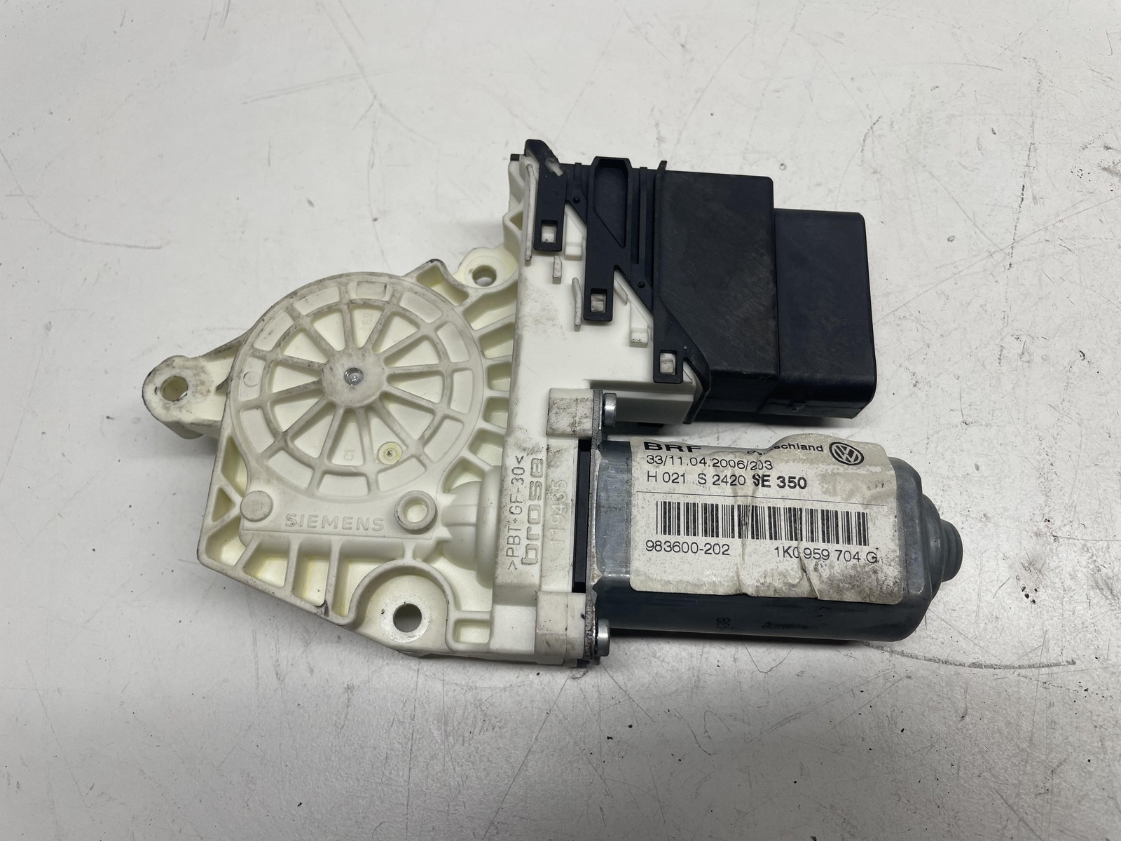 Motorino alzacristallo porta post. Destro - Immagine 1 di 6