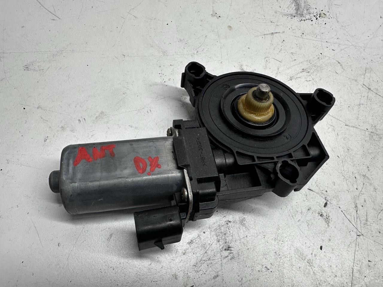 Motorino Alzacristallo Porta Ant. Destro 50045601 Usato