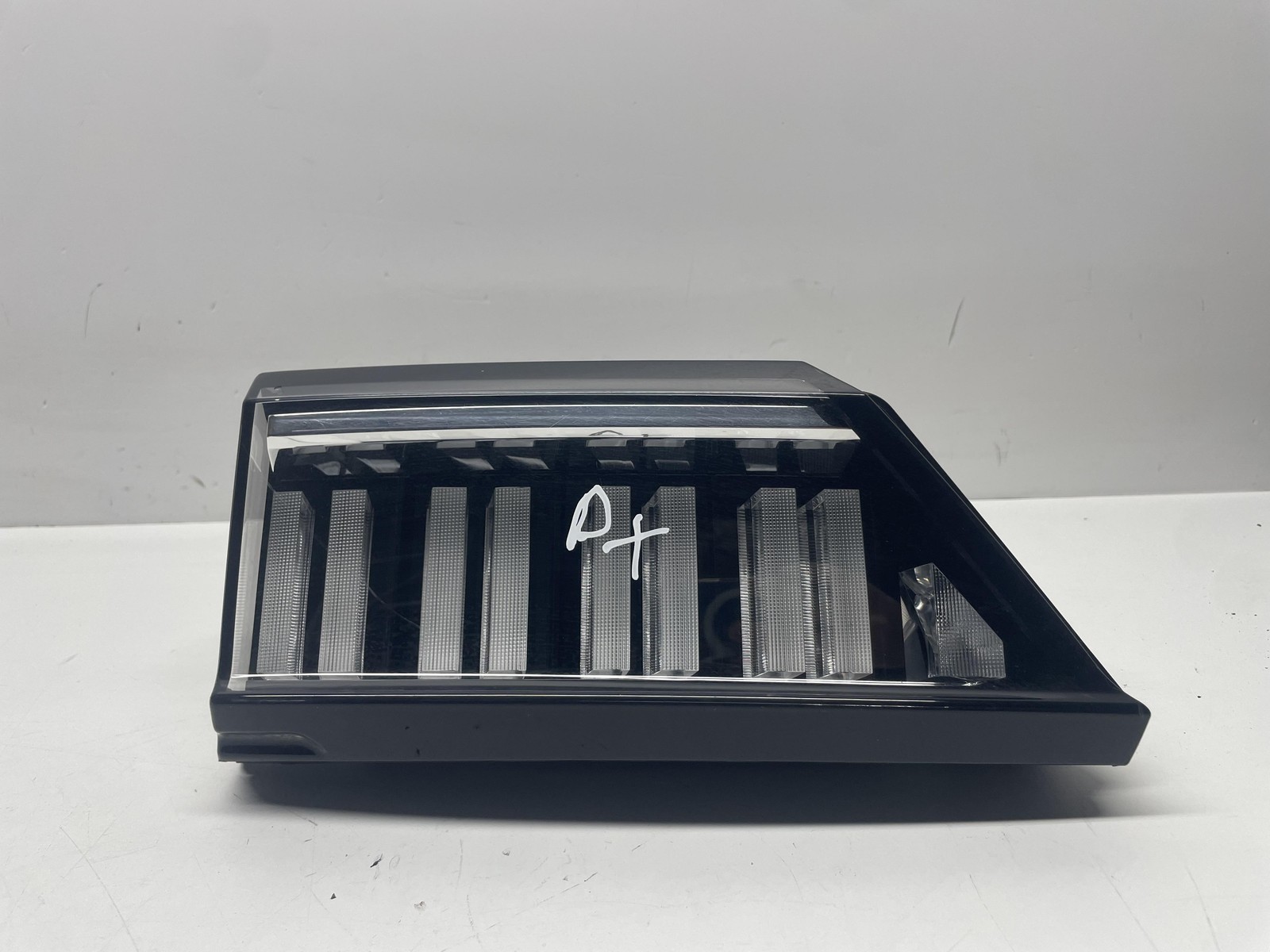 fanale stop supplementare destro - Immagine 1 di 6