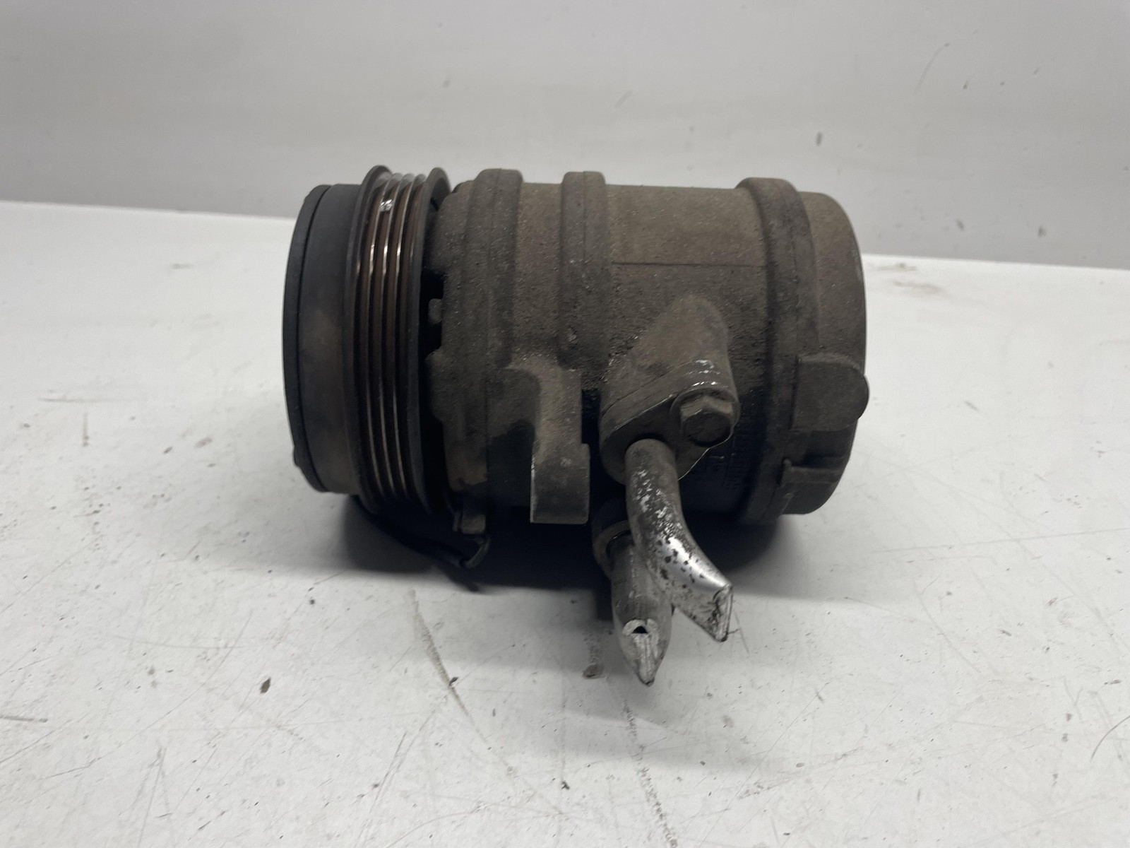 Compressore A/C - Immagine 1 di 6