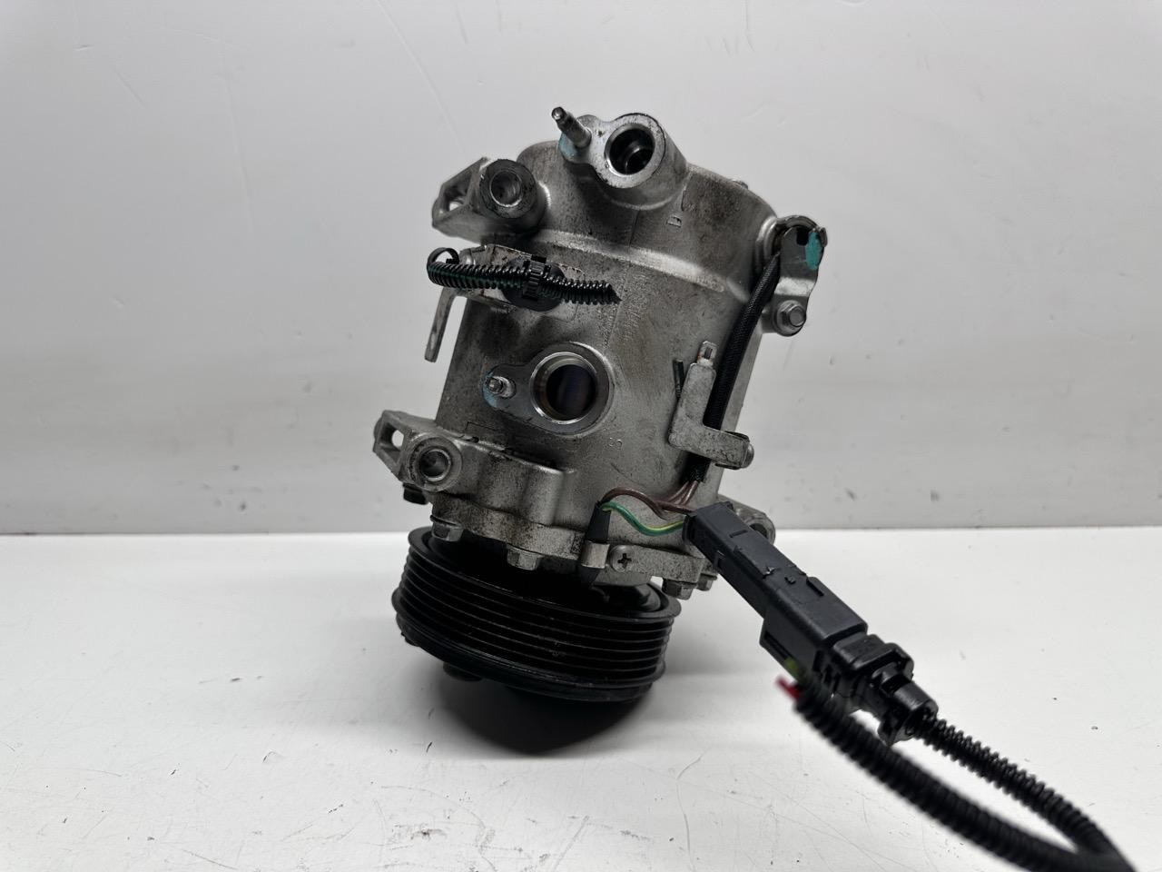 Compressore a/c - Immagine 1 di 3