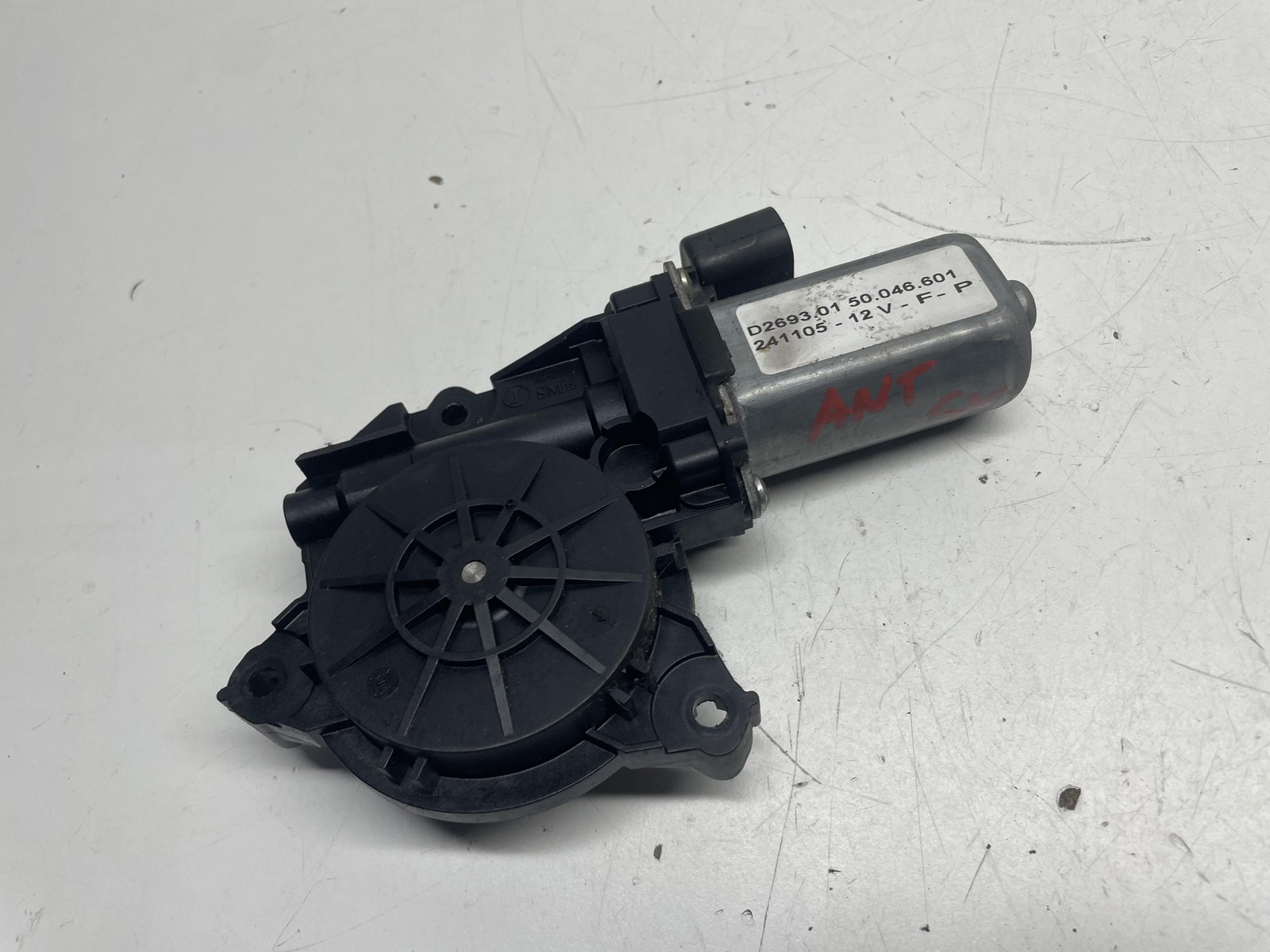 Motorino alzacristallo porta ant. Sinistro - Immagine 1 di 3