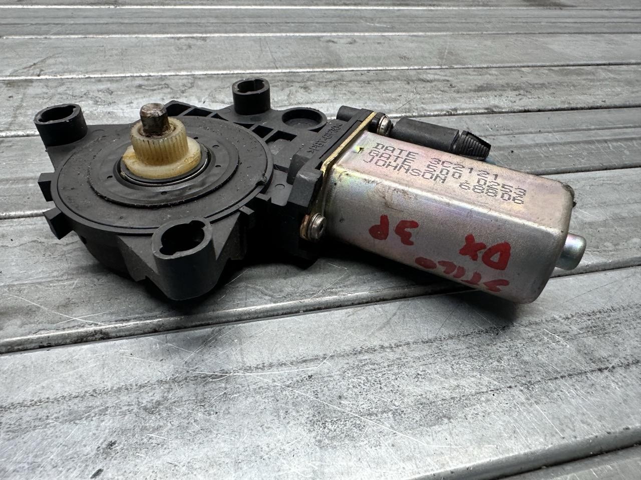 Motorino alzacristallo porta ant. Destro - Immagine 1 di 3