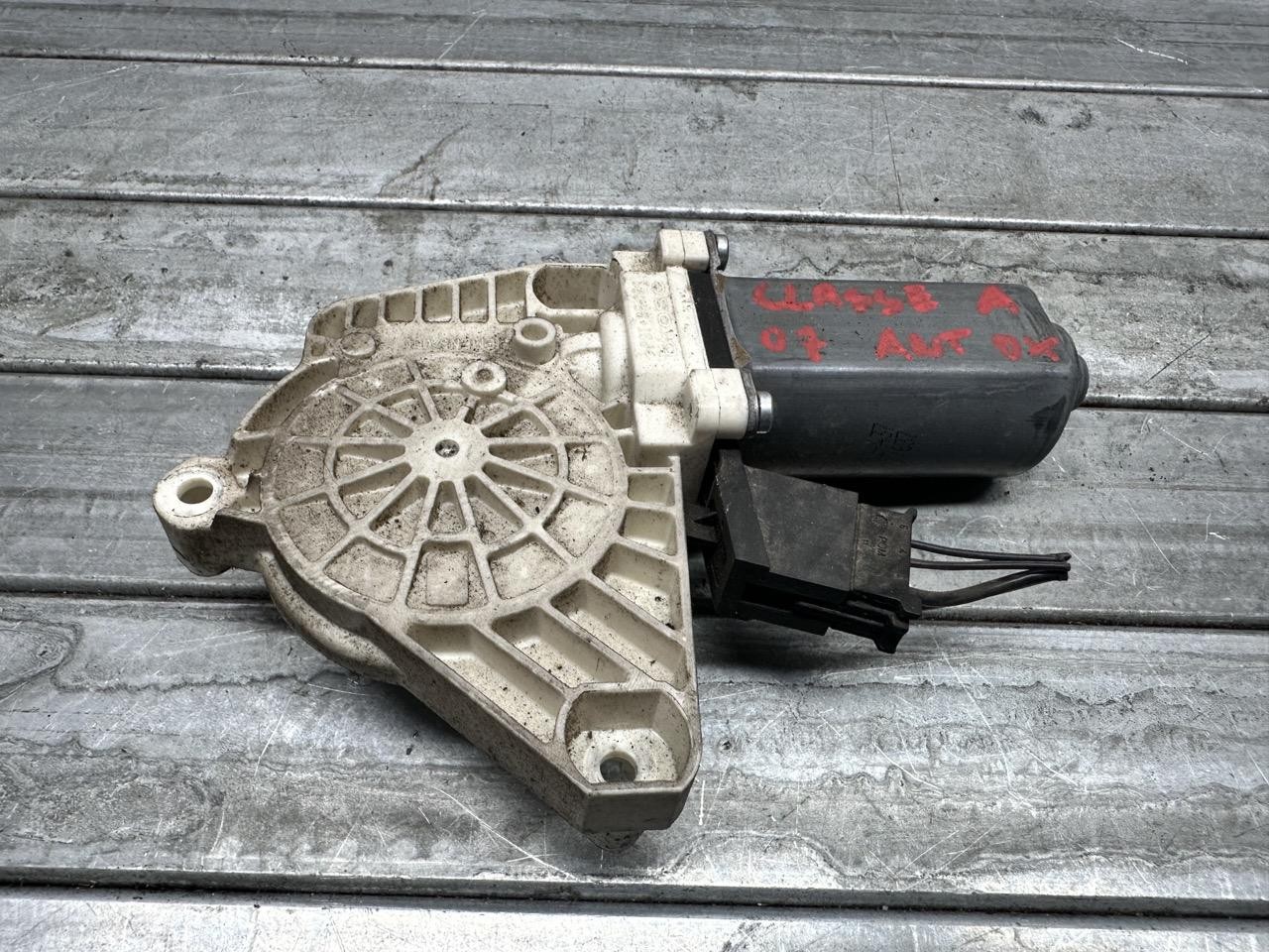 Motorino alzacristallo porta ant. Destro - Immagine 1 di 3