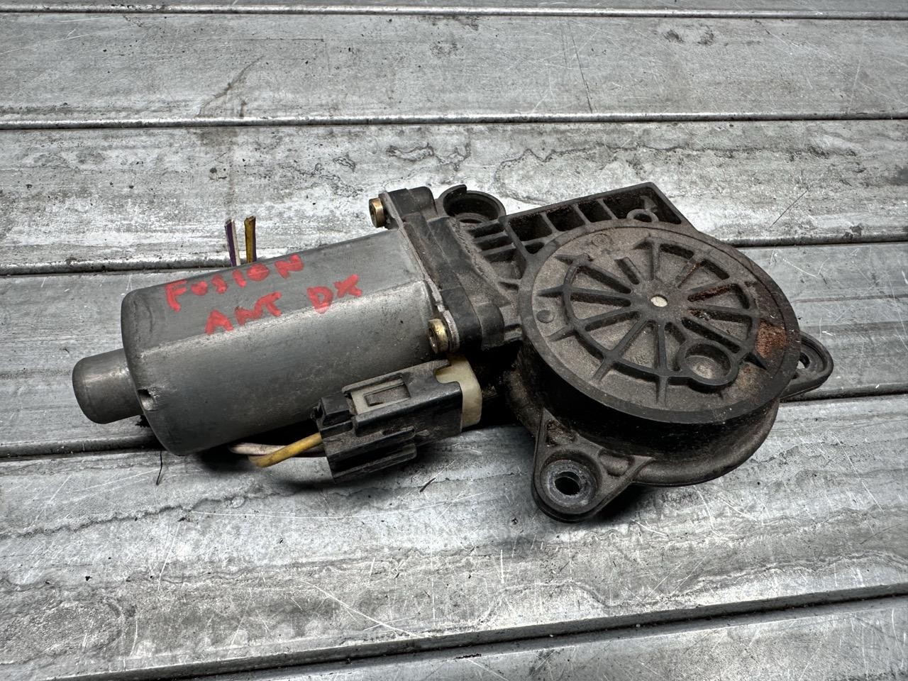 Motorino Alzacristallo Porta Ant. Destro 0130821939 Usato