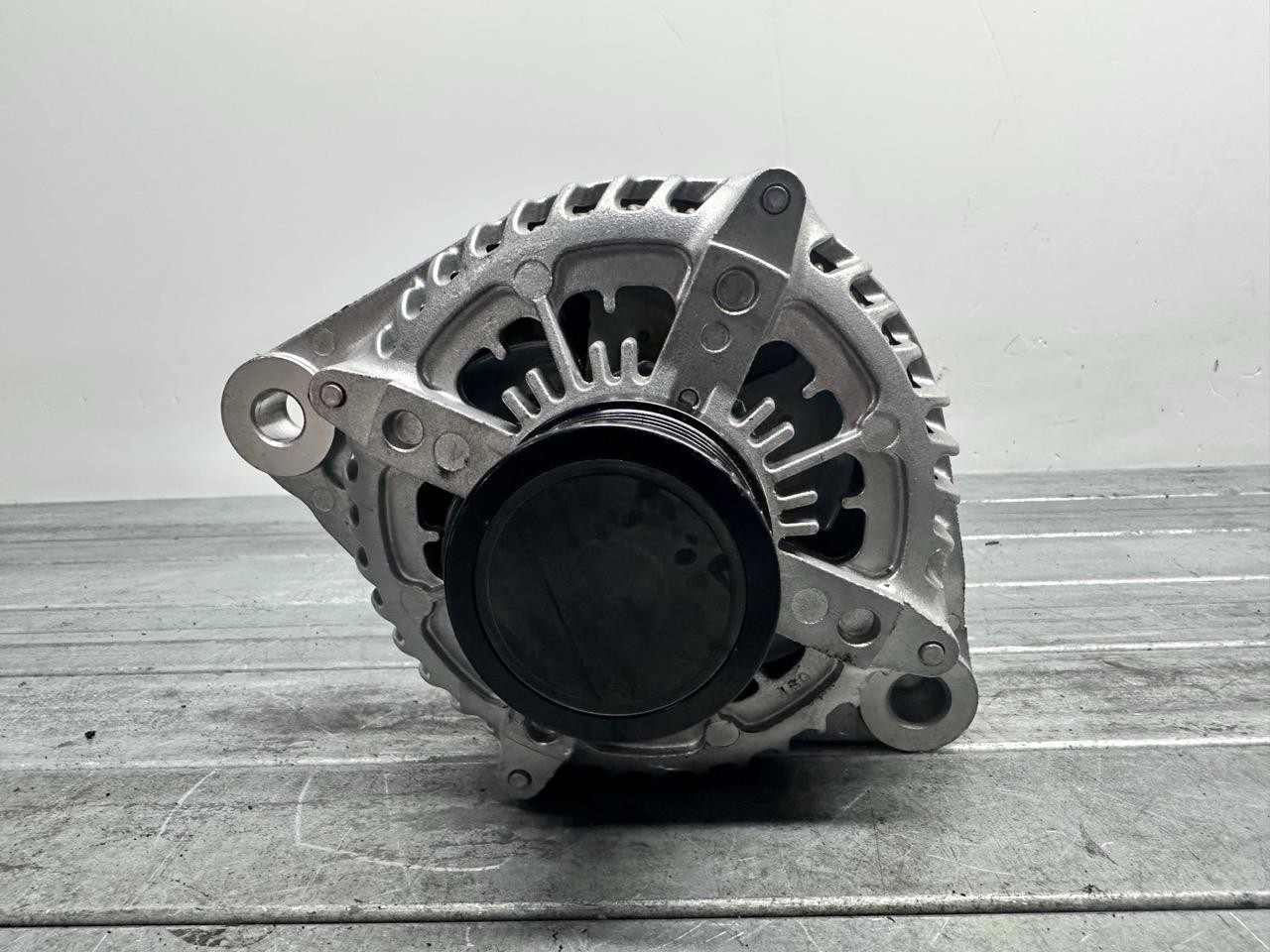 Alternatore (Mopar) 52067418 1042111180 Usato