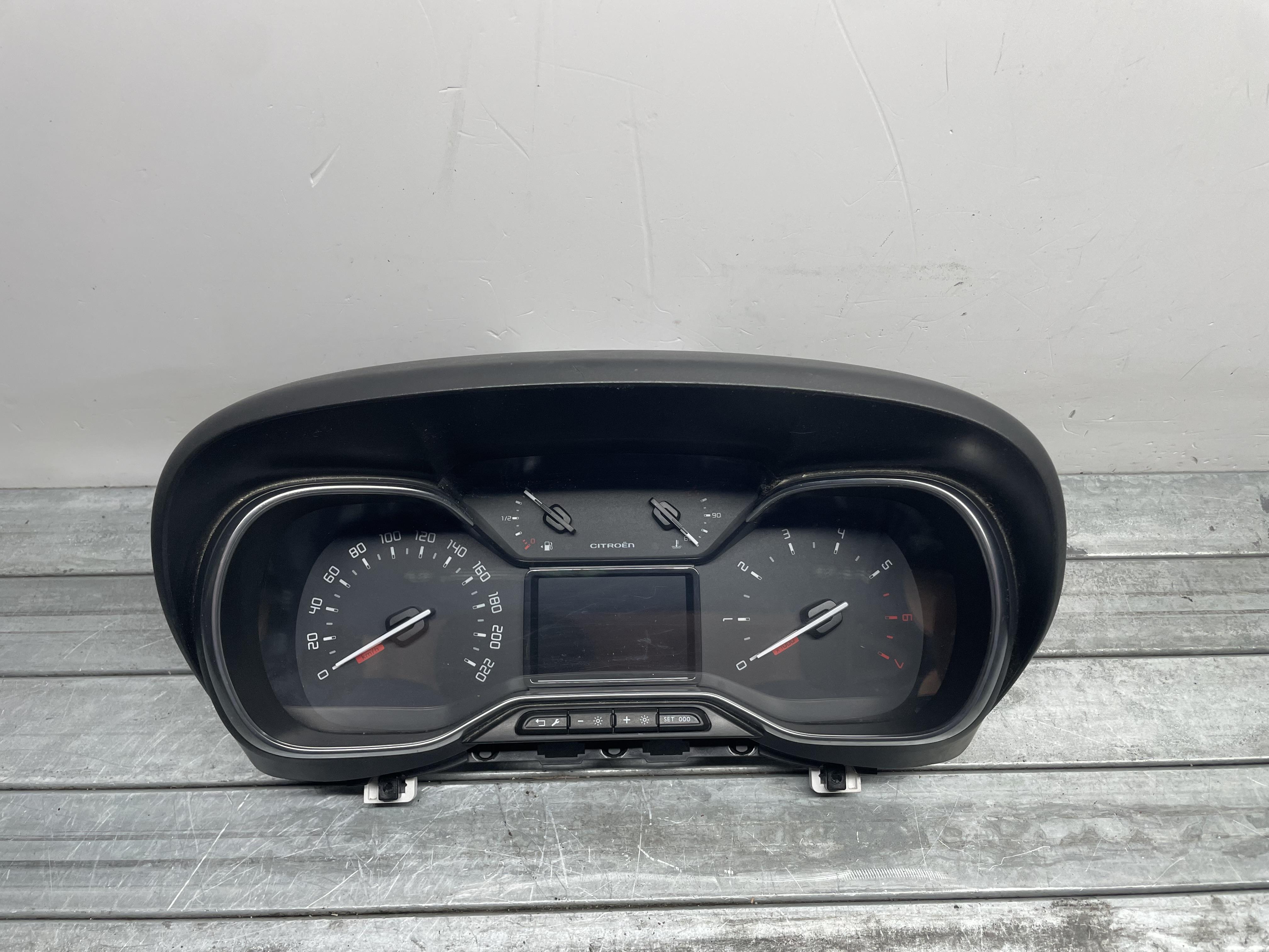 Quadro strumenti compl. - Immagine 1 di 10