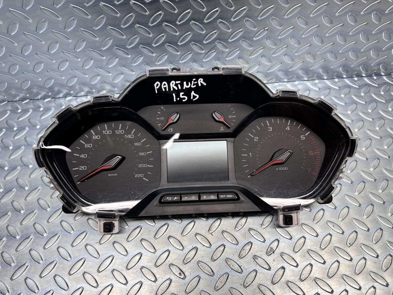 Quadro strumenti compl. - Immagine 1 di 4
