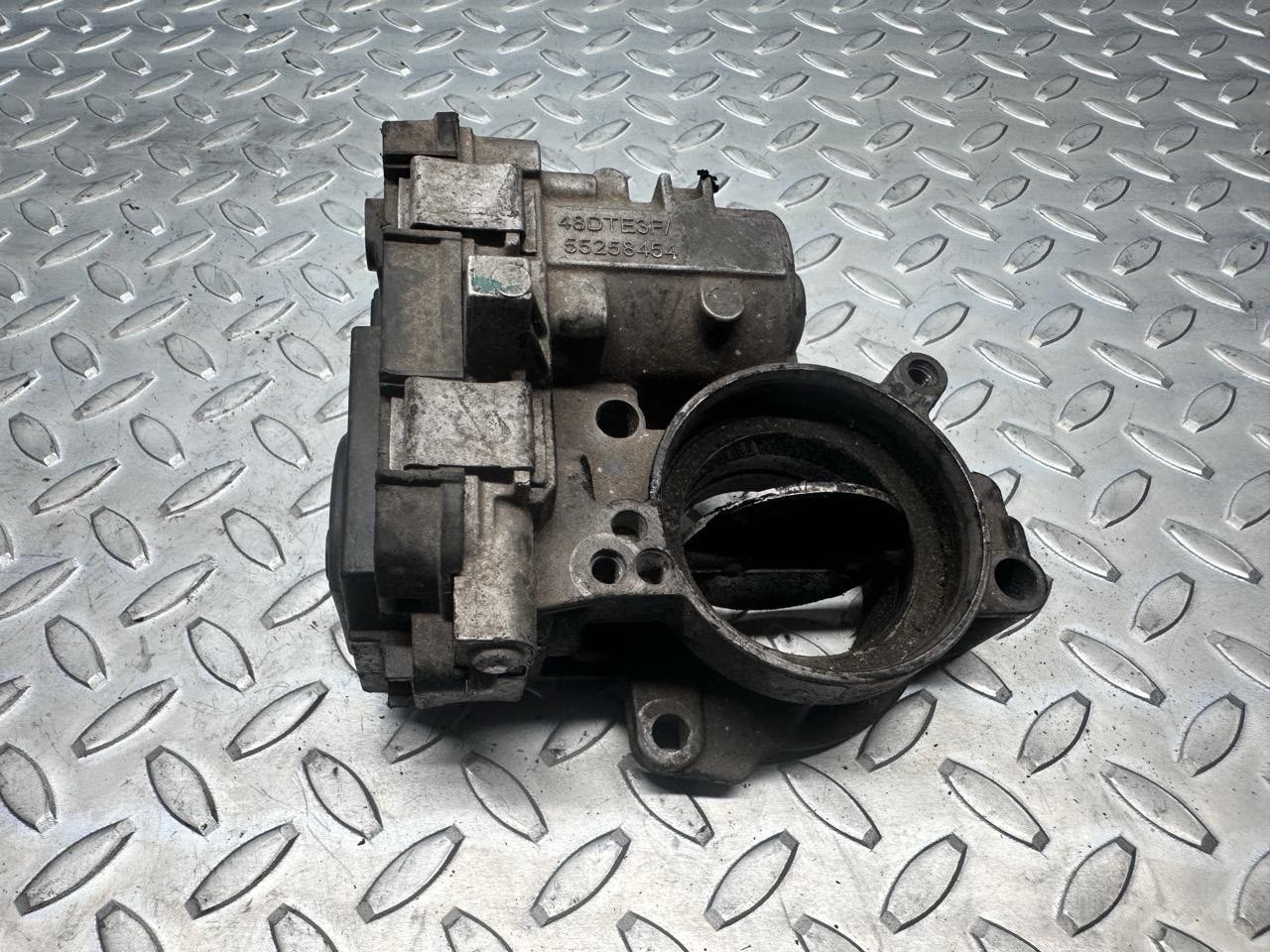 Corpo Farfallato 55258454 Usato