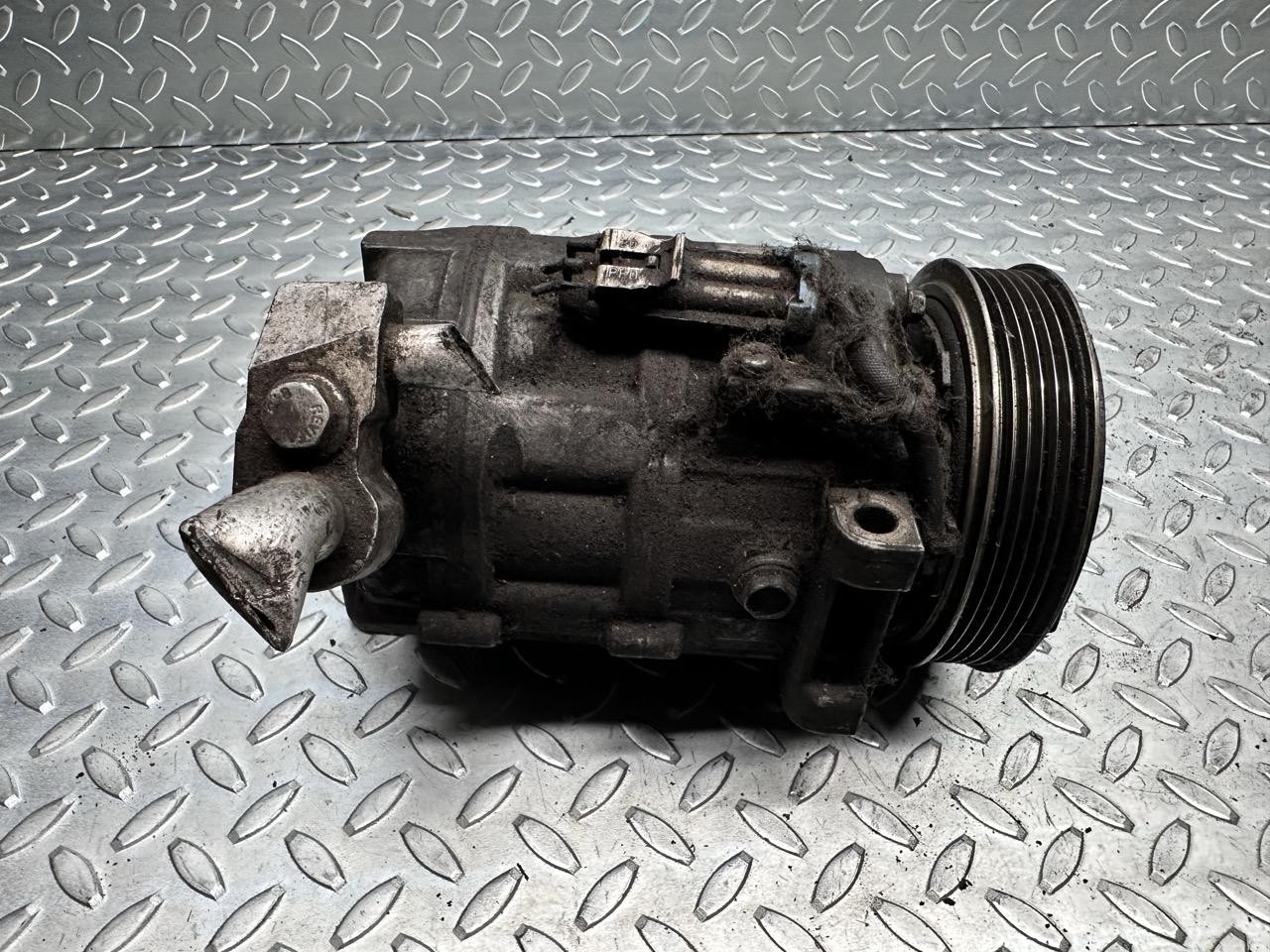 Compressore a/c - Immagine 1 di 5