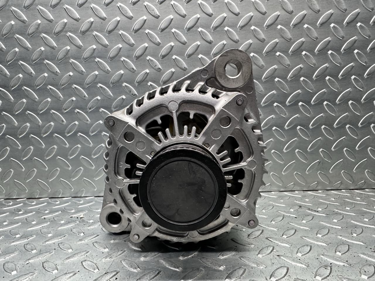 Alternatore 52067418,1042111180 Usato
