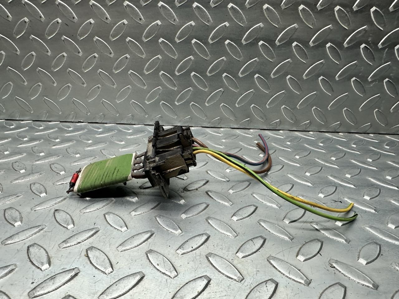 Resistenza motorino ventilazione abitacolo - Immagine 1 di 3