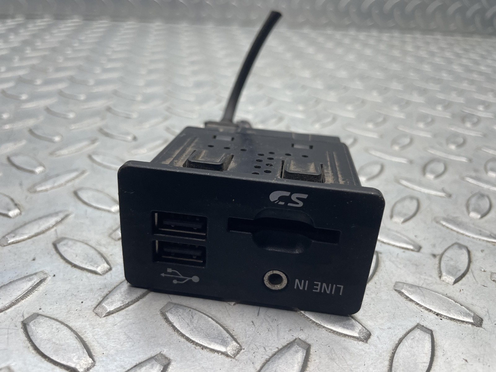 console porta USB / AUX - Immagine 1 di 3