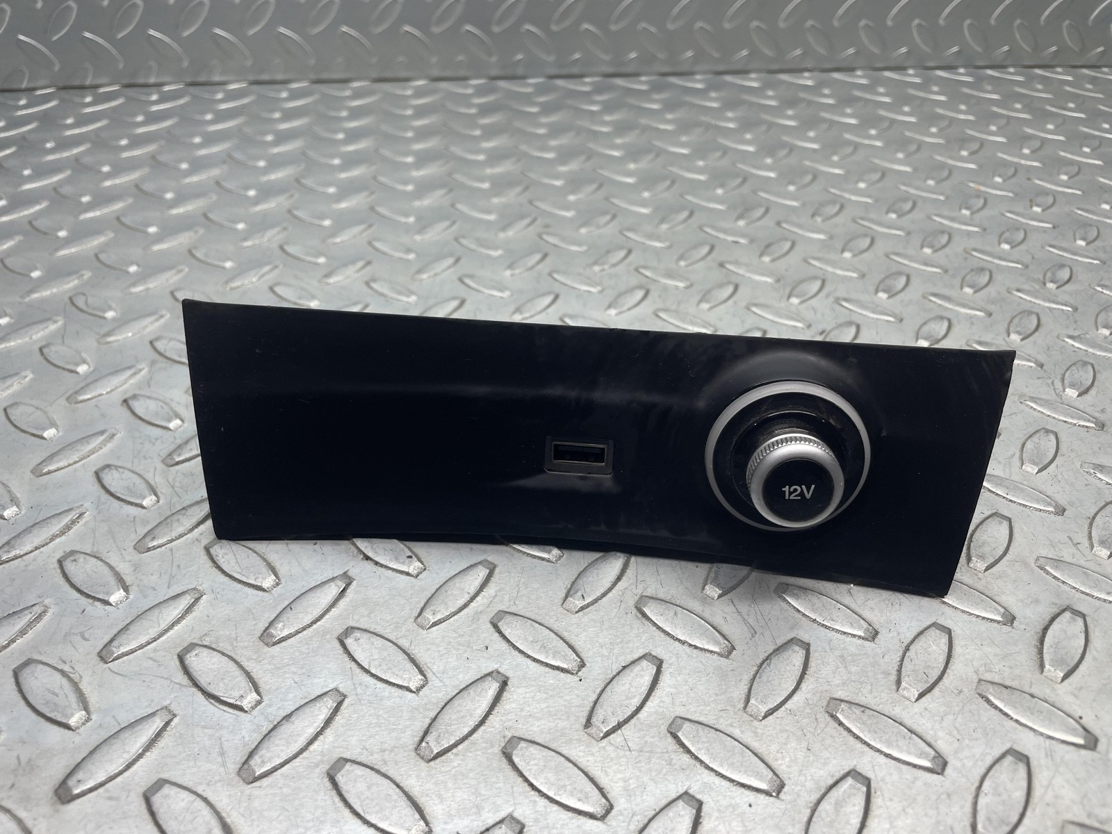 console porta USB / AUX - Immagine 1 di 4
