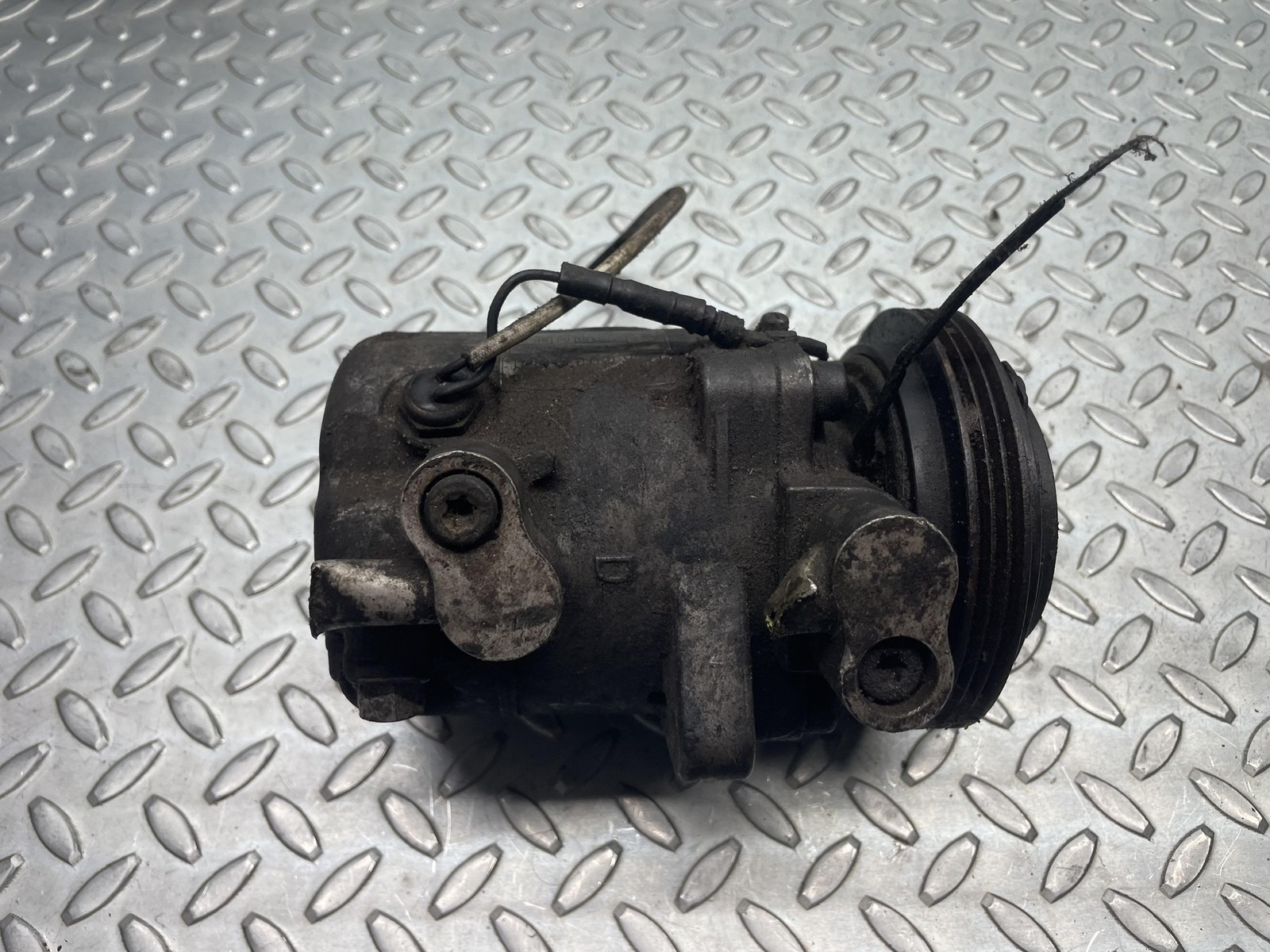Compressore A/c 0003191V008 Usato