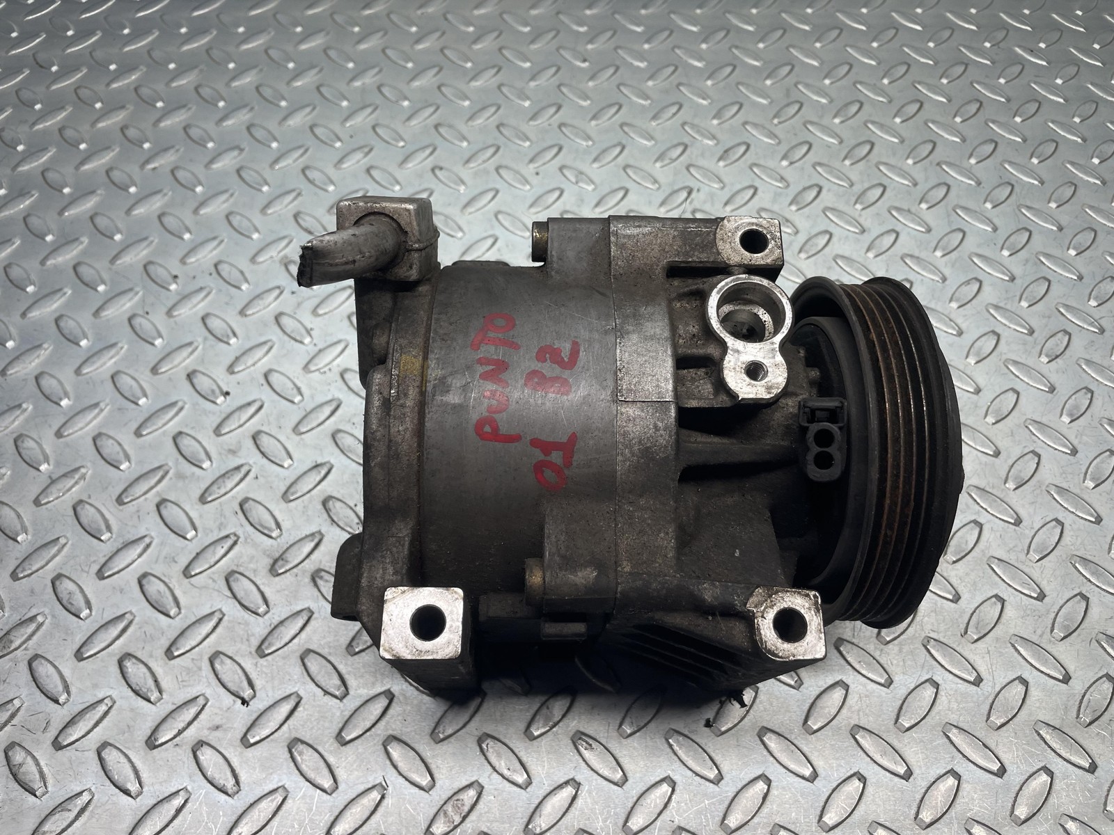 Compressore A/c (Denso) 592475900 Usato