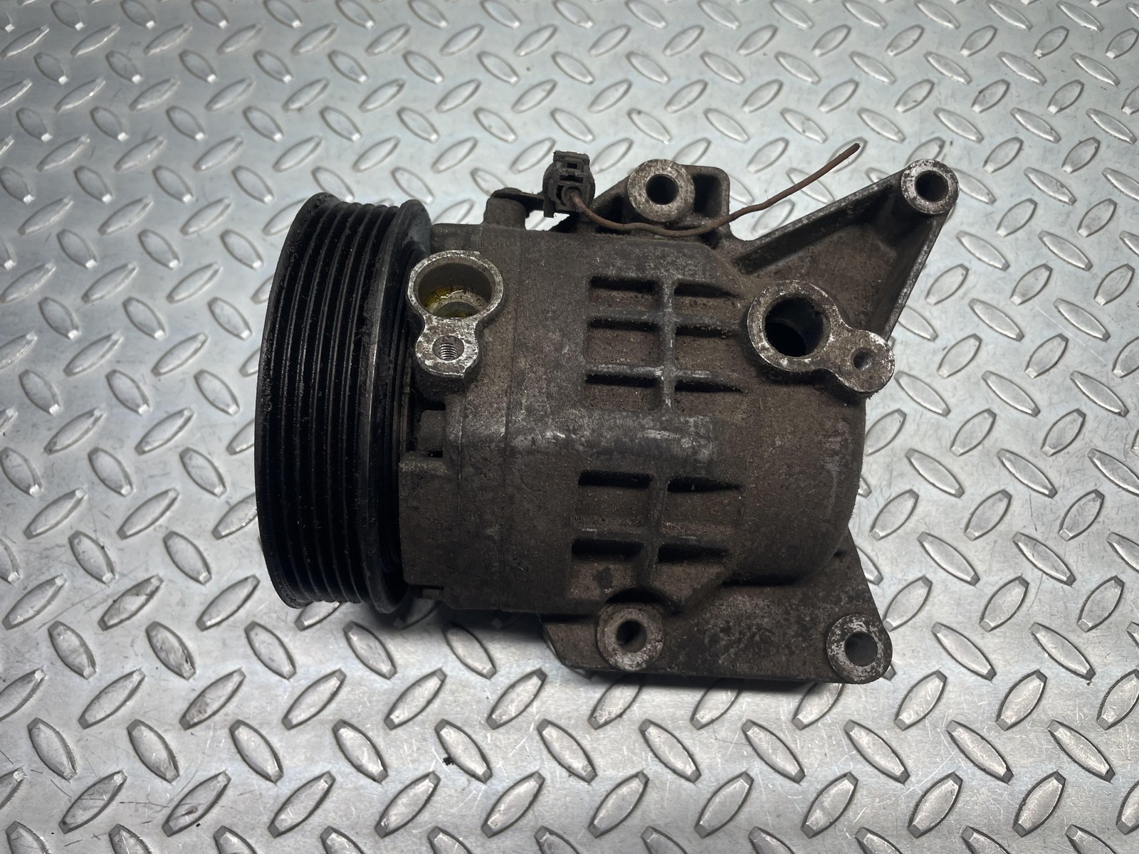 Compressore a/c - Immagine 1 di 4