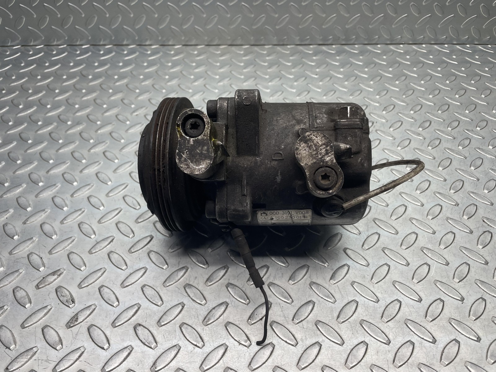 Compressore A/c 0003191V008 Usato