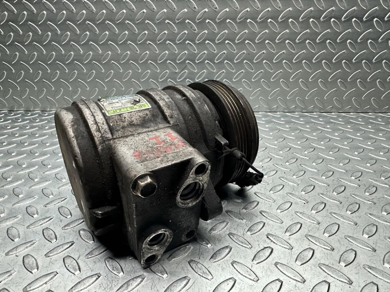 Compressore a/c - Immagine 1 di 3